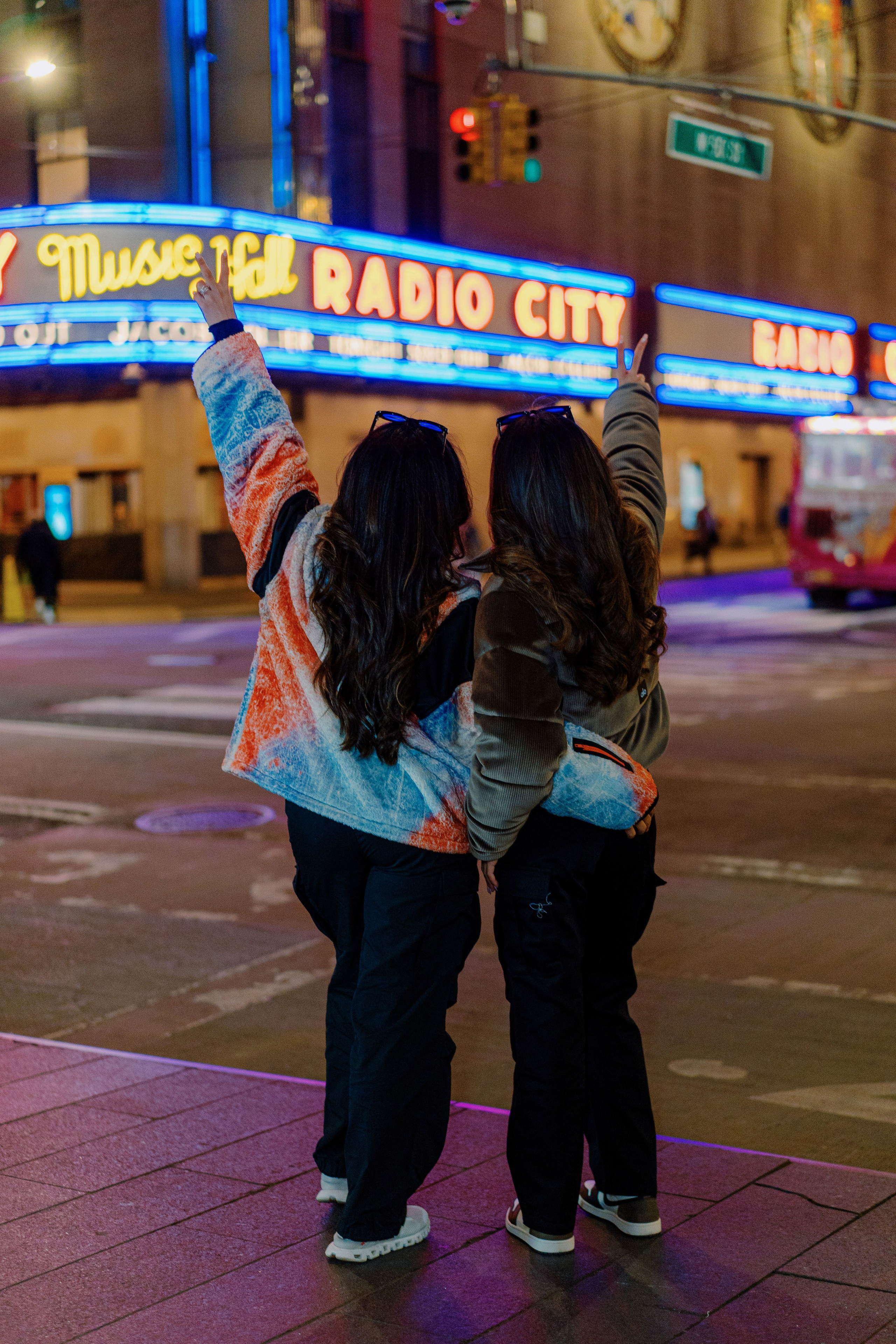 Times Square Night Portrait Photography | NYC Professional Photos. Videographer and photographer in New York // MAKAROV.VIDEO