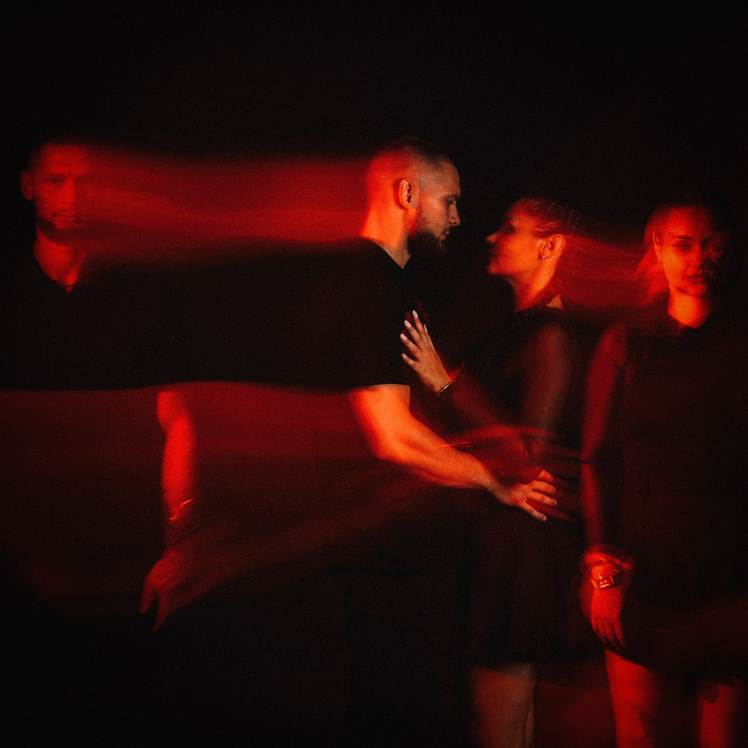 Laura x Daniel — Conexiune, Contrast și Cinematic. VStudio — mai mult decât fotografii