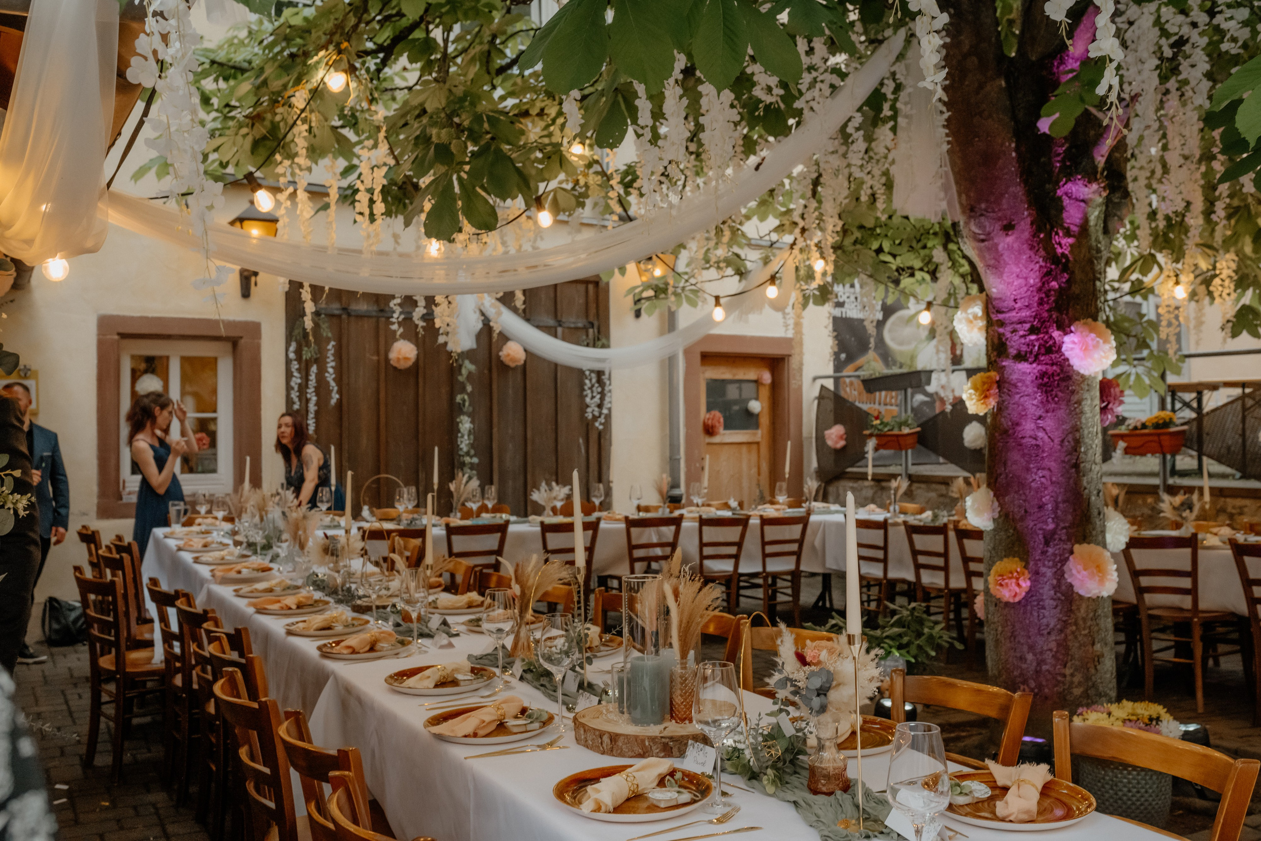 Romantische Hochzeit in Schloss Weikersheim | Julia & Dominik. Anna Saribekyan – Beste Hochzeitsfotografin in Würzburg, Top 10 in Deutschland