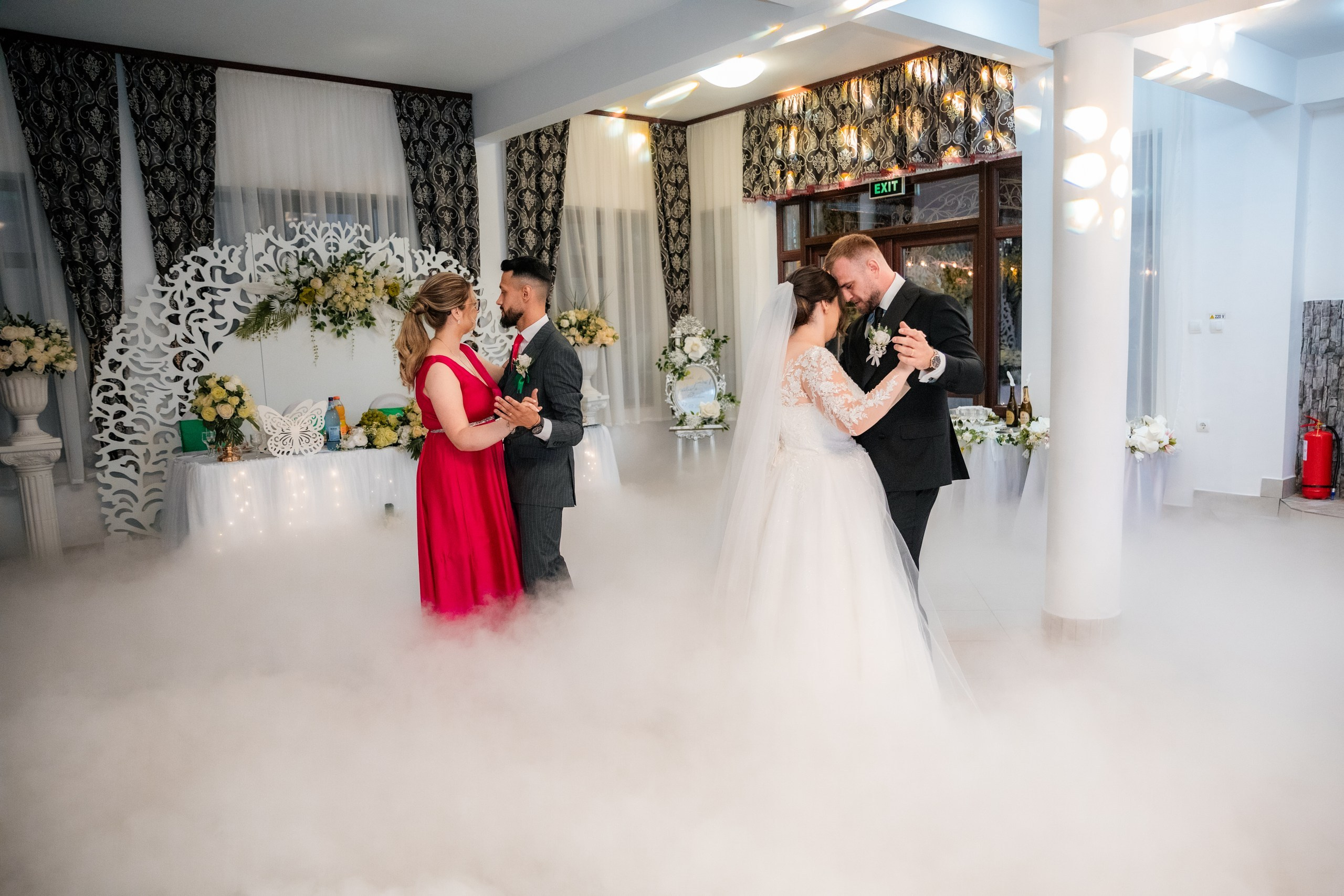 servicii foto. servicii foto Botoșani. servicii foto video Botoșani. fotograf nunta. fotograf evenimente. fotograf nunta Botoșani. Alin chirila. Alin chirila fotograf. Alinofotostudio.- Mire și mireasă – Sergiu & Liliana – ziua nunții, 2024 - Emoții în ziua nunții – Sergiu și Liliana - Dansul mirilor – fotografie artistică nuntă 2024 - Sedinta foto romantică în natură – Sergiu & Liliana - Rochia de mireasă și detalii de nuntă elegante