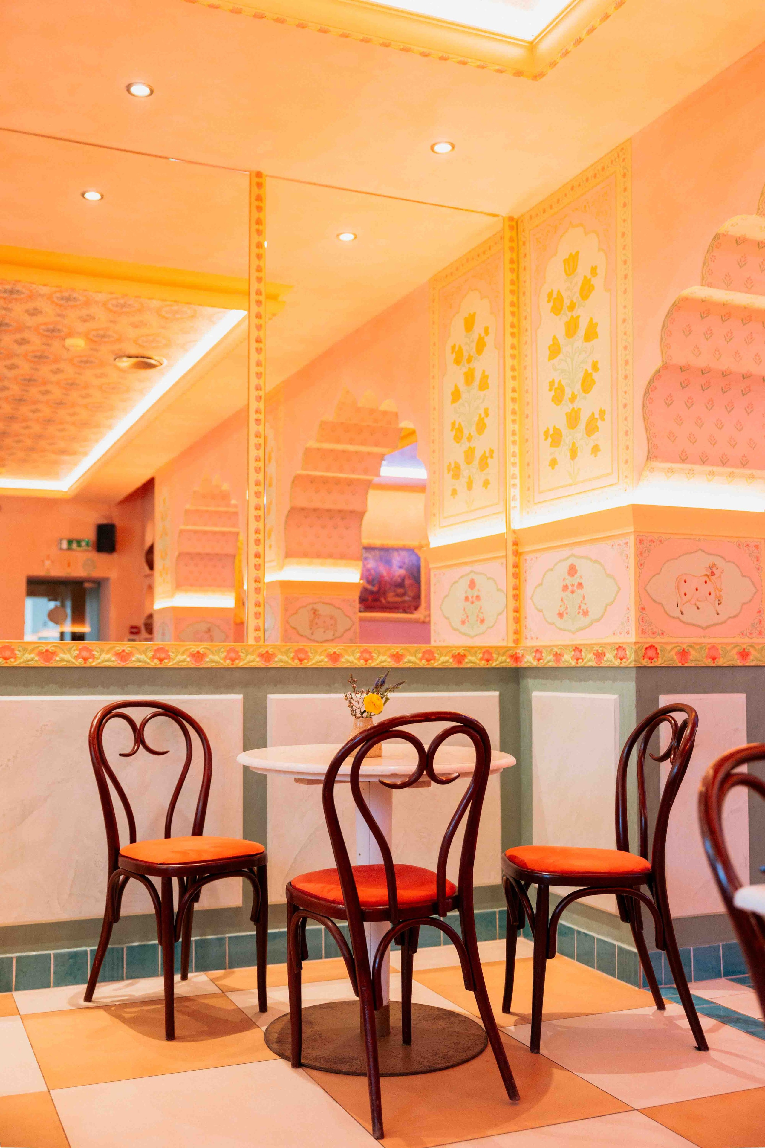 Top geriausių kavinių sąrašas Vilniuje — vietos įspūdingoms fotosesijoms. Framed by Evelina | Vestuvių fotografė