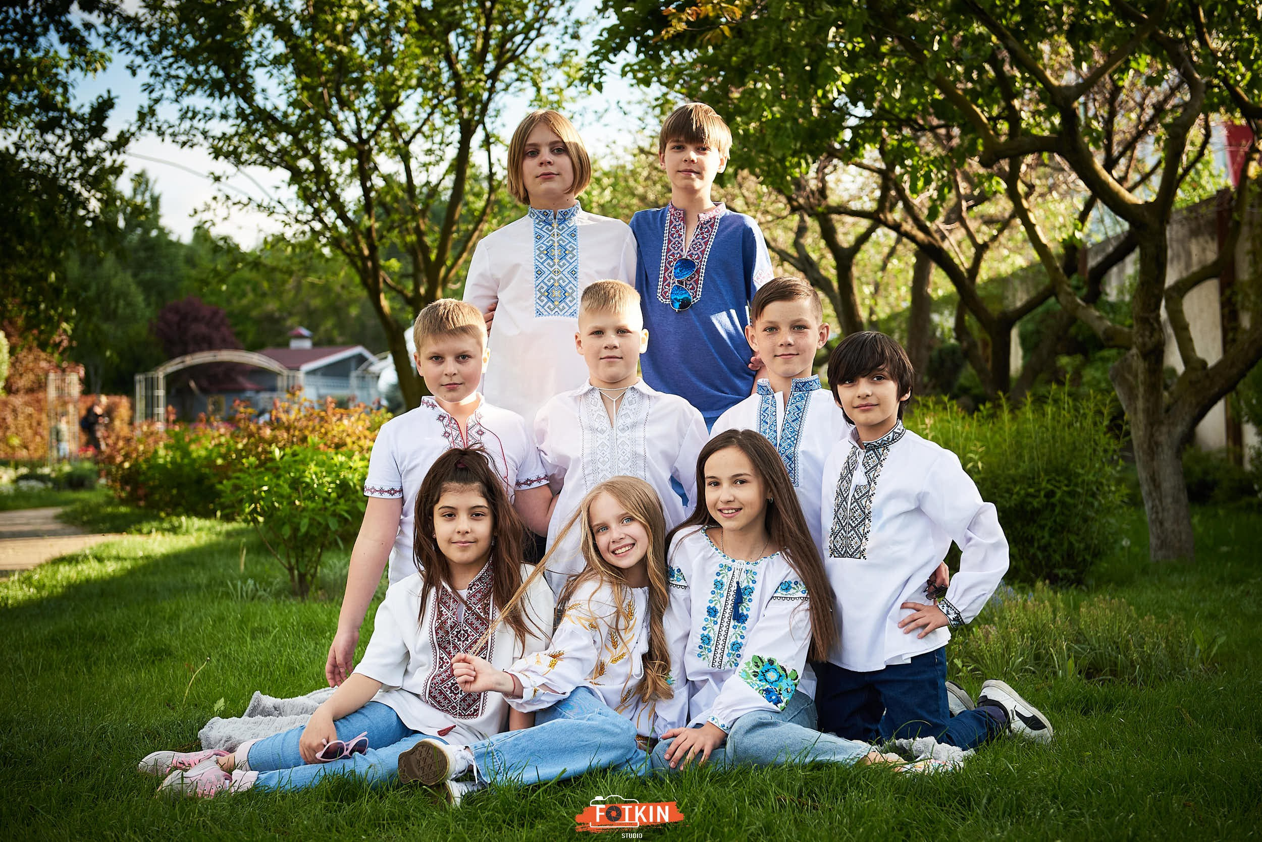 Випускні альбоми для 1- 4 класу у Дніпрі та області. Випускні альбоми фотокниги Київ та Дніпро