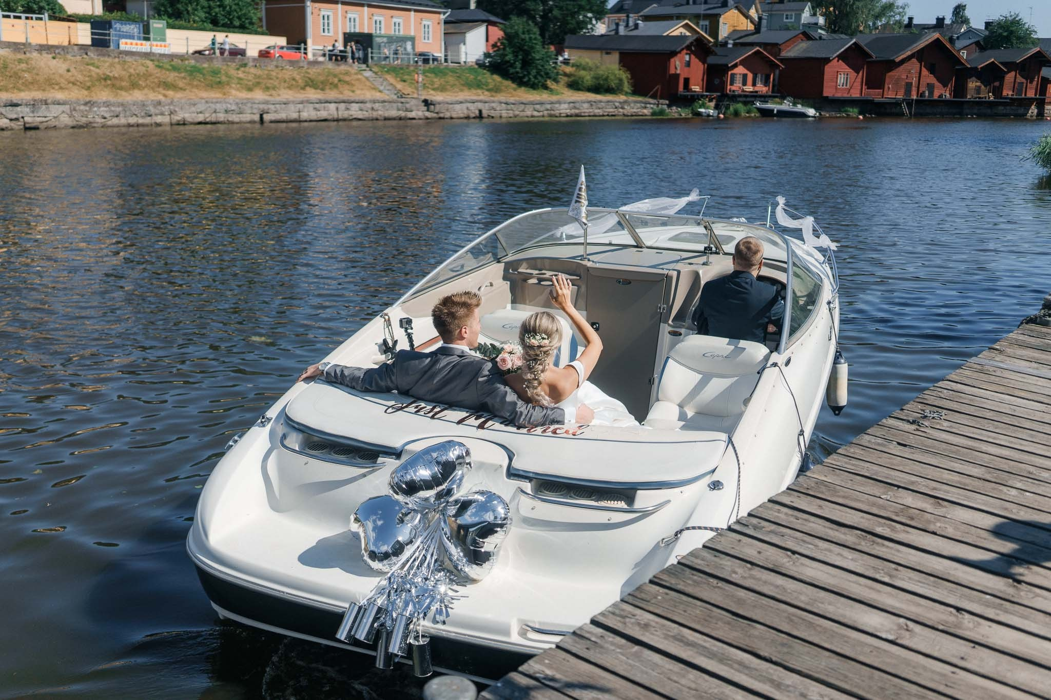 Häävalokuvaaja Helsingissä – Studiohappymoment | Romanttisia hetkiä