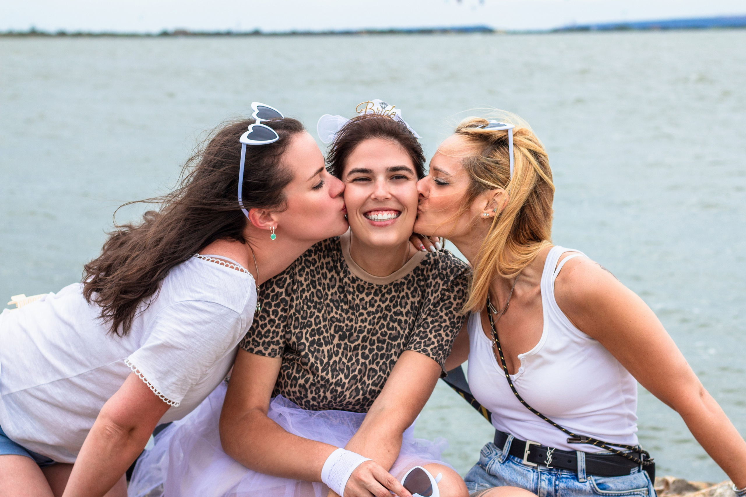 Séance photo EVJF Châtellerault, Poitiers, Tours. Studio photo « Partage ton bonheur » – Photographe famille près de Châtellerault, Poitiers et Tours