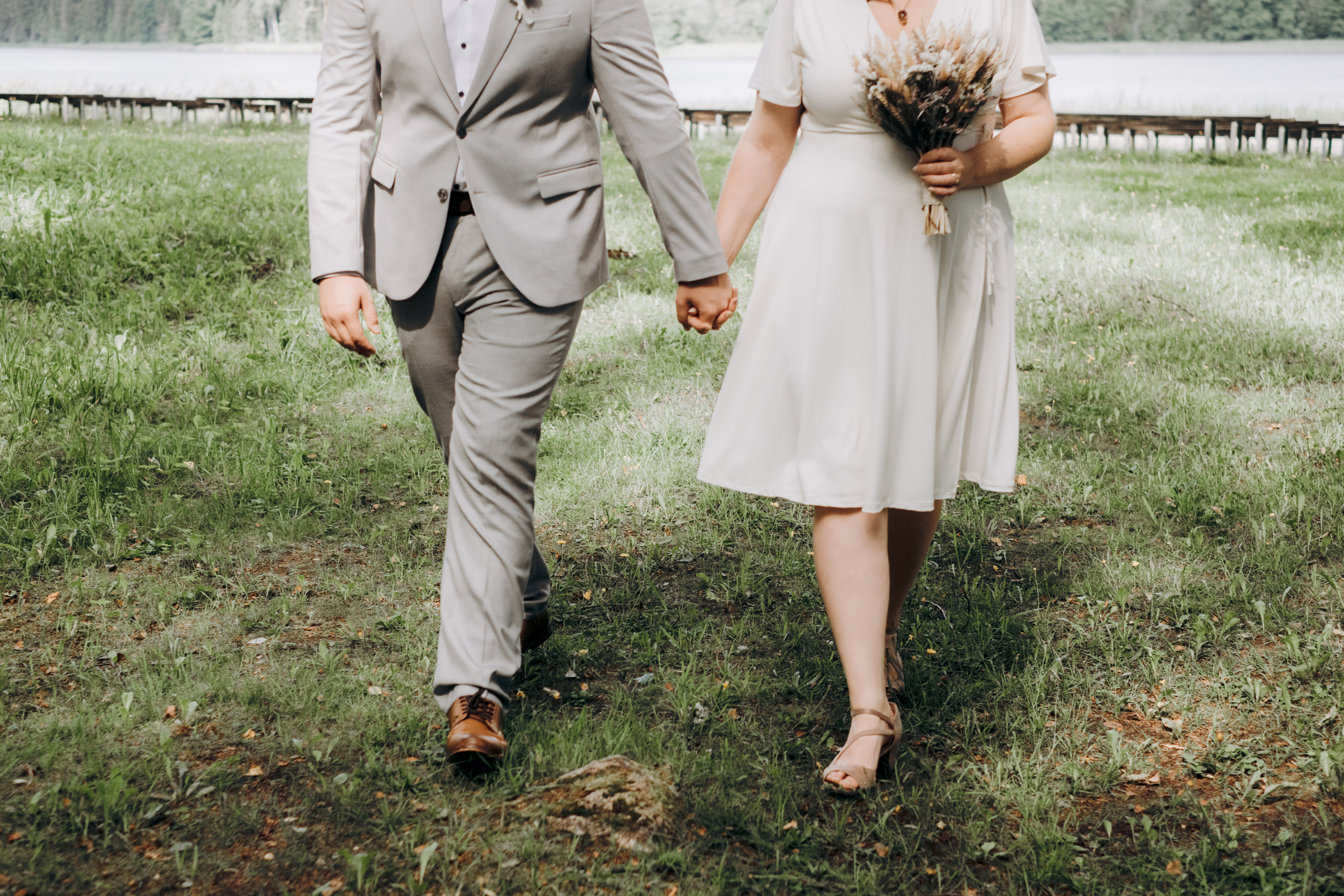 Kāzu foto stāsts Valmierā - Viesu nams Siltumnīca | Madara un Gvido. Kāzu × Ģimenes notikumu fotografs Edgars Kalniņš