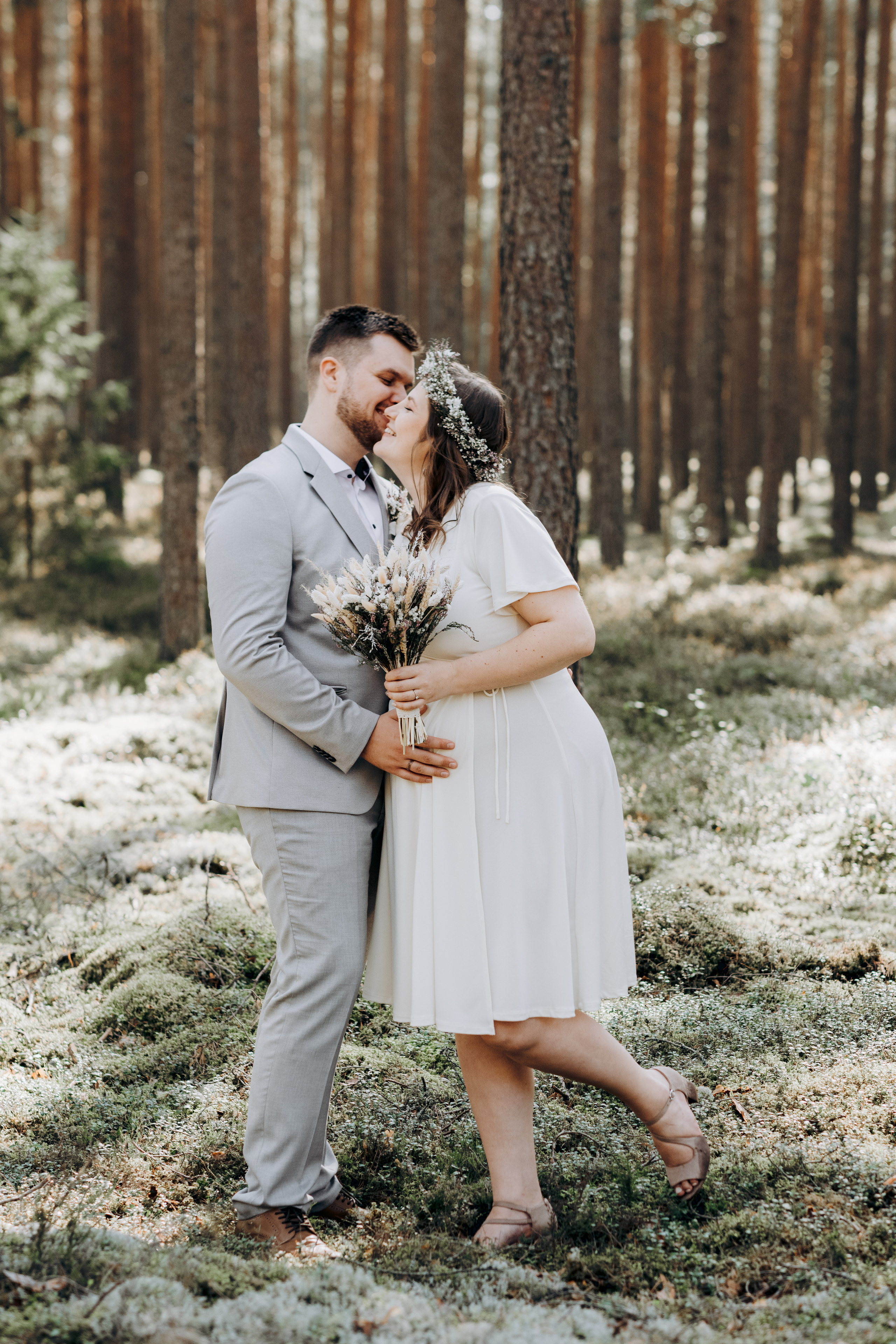 Kāzu foto stāsts Valmierā - Viesu nams Siltumnīca | Madara un Gvido. Kāzu × Ģimenes notikumu fotografs Edgars Kalniņš