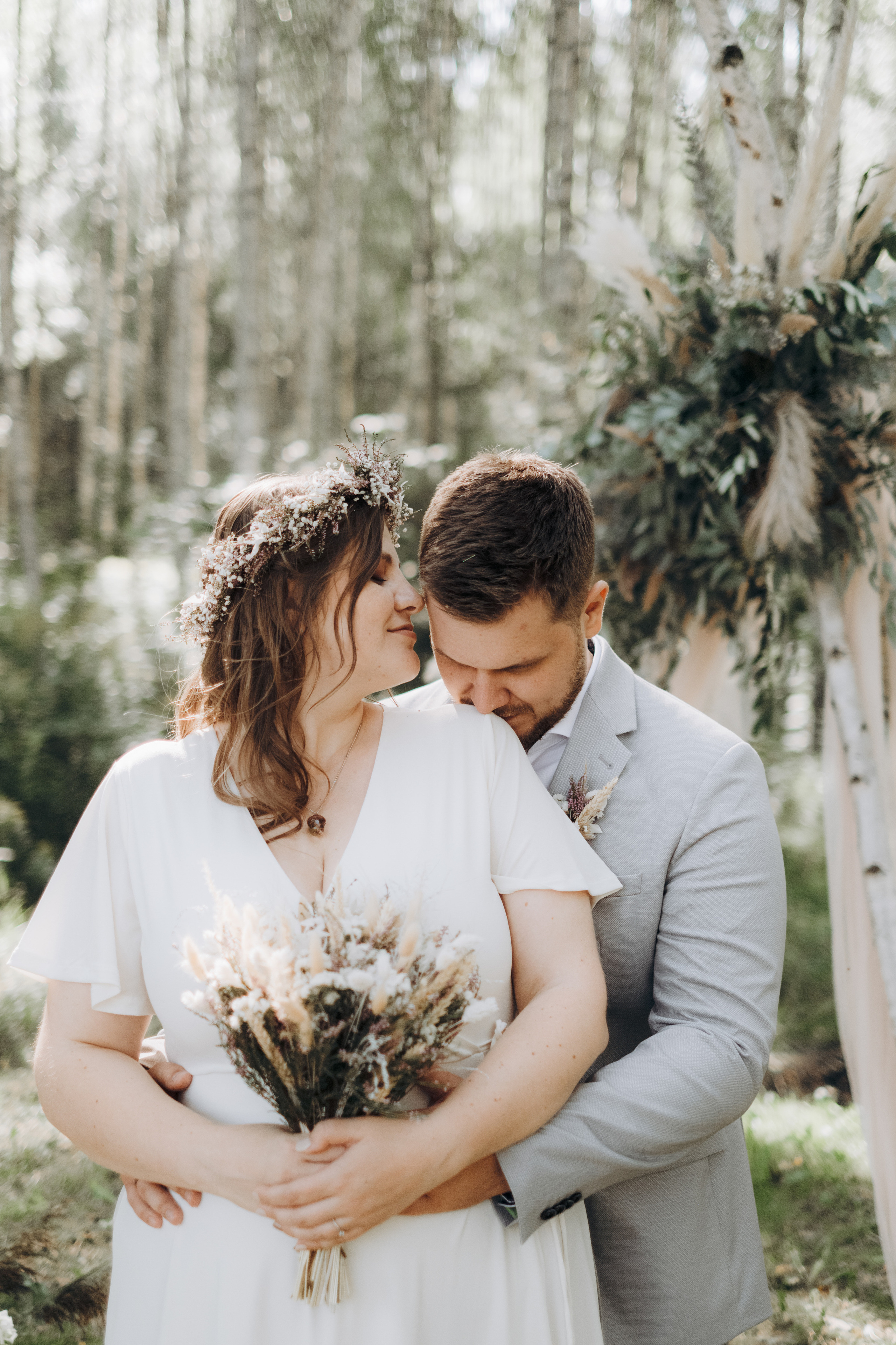 Kāzu foto stāsts Valmierā - Viesu nams Siltumnīca | Madara un Gvido. Kāzu × Ģimenes notikumu fotografs Edgars Kalniņš