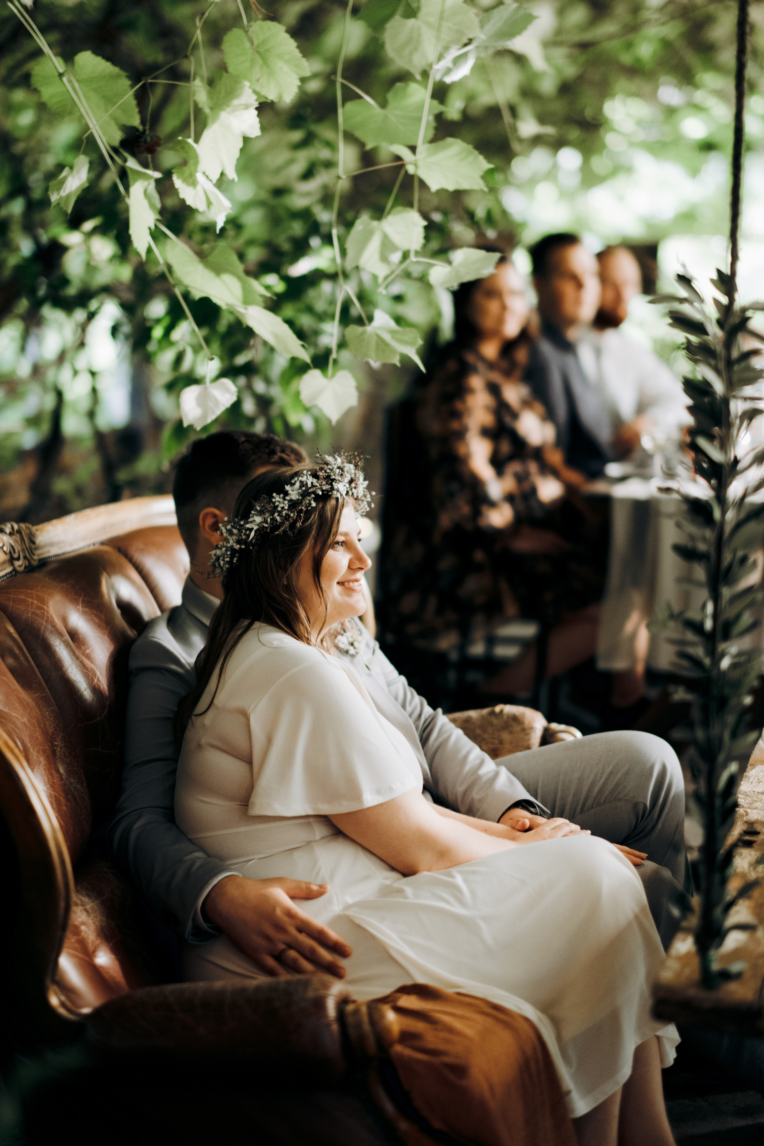 Kāzu foto stāsts Valmierā - Viesu nams Siltumnīca | Madara un Gvido. Kāzu × Ģimenes notikumu fotografs Edgars Kalniņš