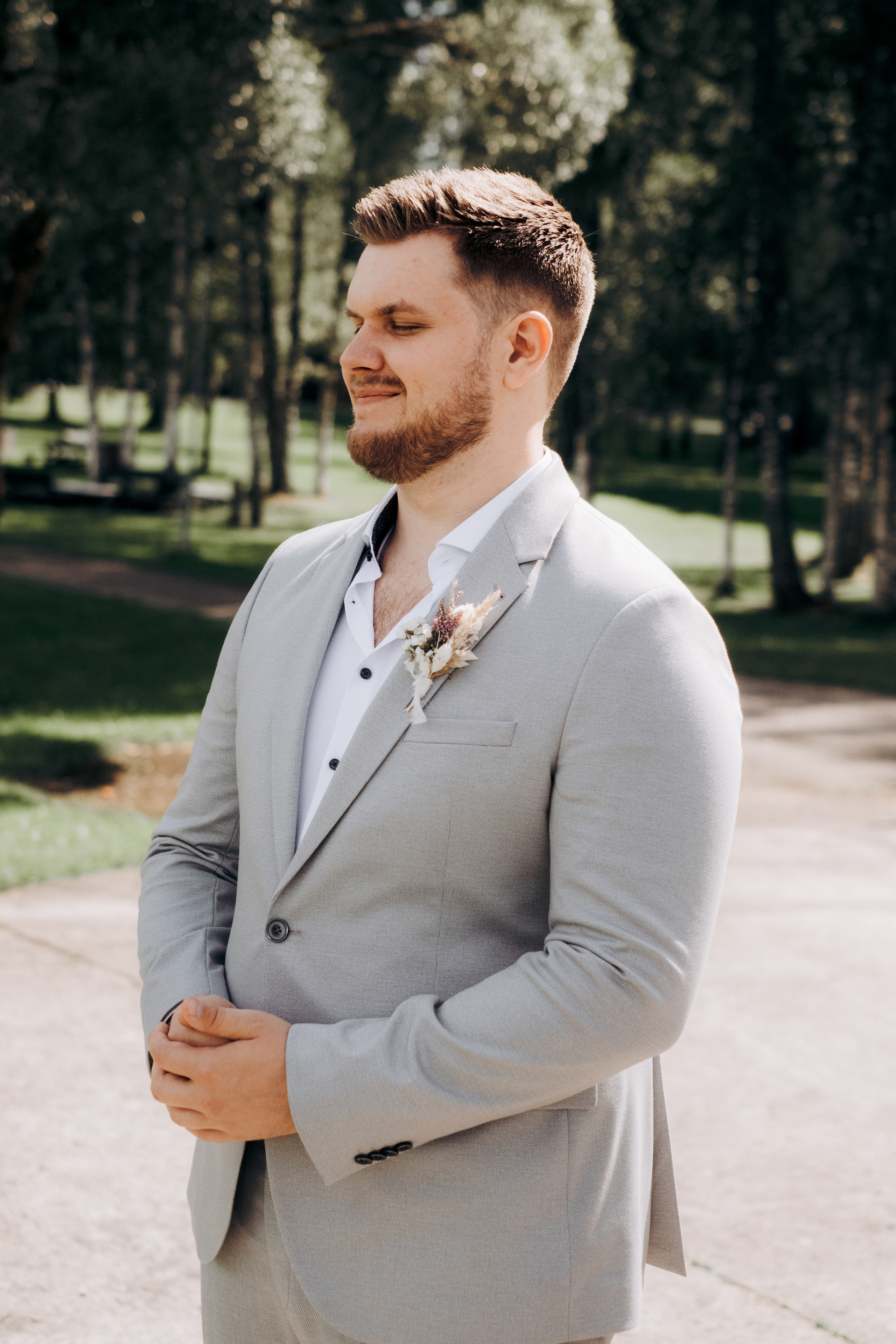 Kāzu foto stāsts Valmierā - Viesu nams Siltumnīca | Madara un Gvido. Kāzu × Ģimenes notikumu fotografs Edgars Kalniņš