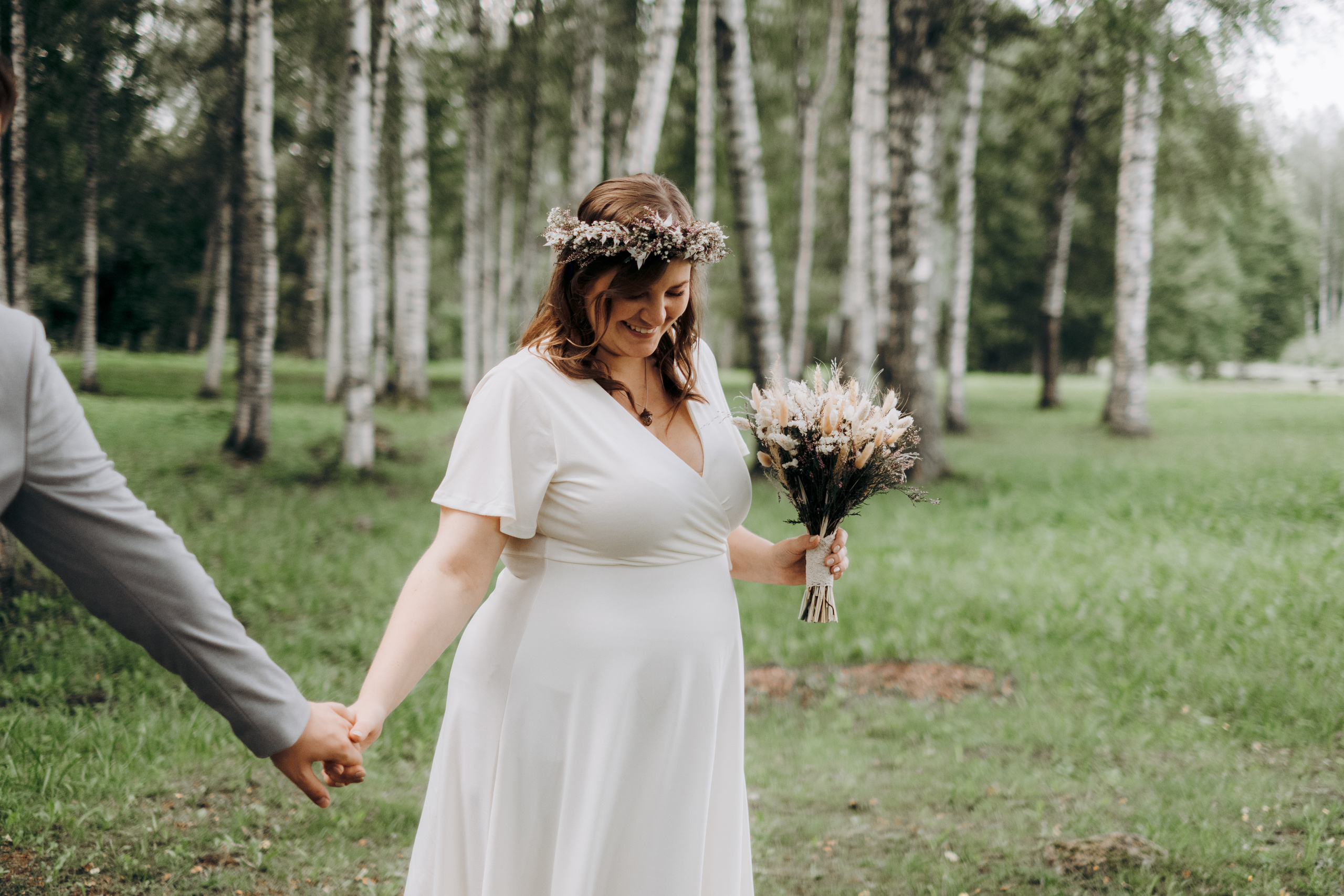 Kāzu foto stāsts Valmierā - Viesu nams Siltumnīca | Madara un Gvido. Kāzu × Ģimenes notikumu fotografs Edgars Kalniņš