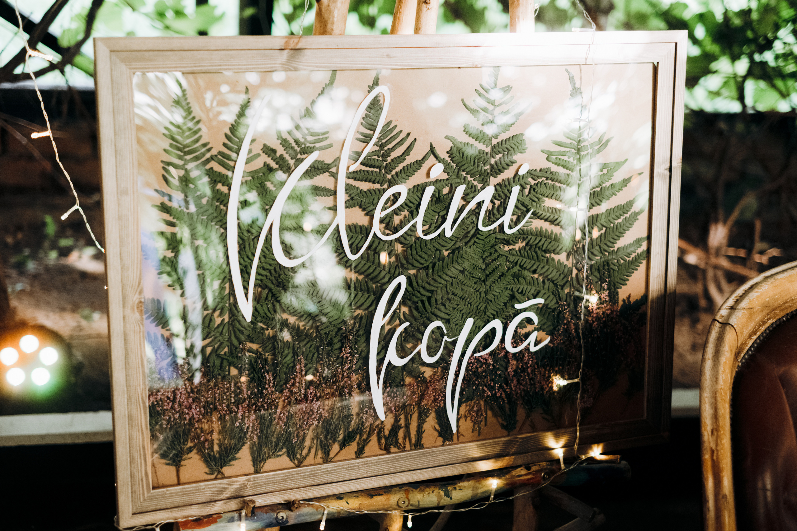 Kāzu foto stāsts Valmierā - Viesu nams Siltumnīca | Madara un Gvido. Kāzu × Ģimenes notikumu fotografs Edgars Kalniņš