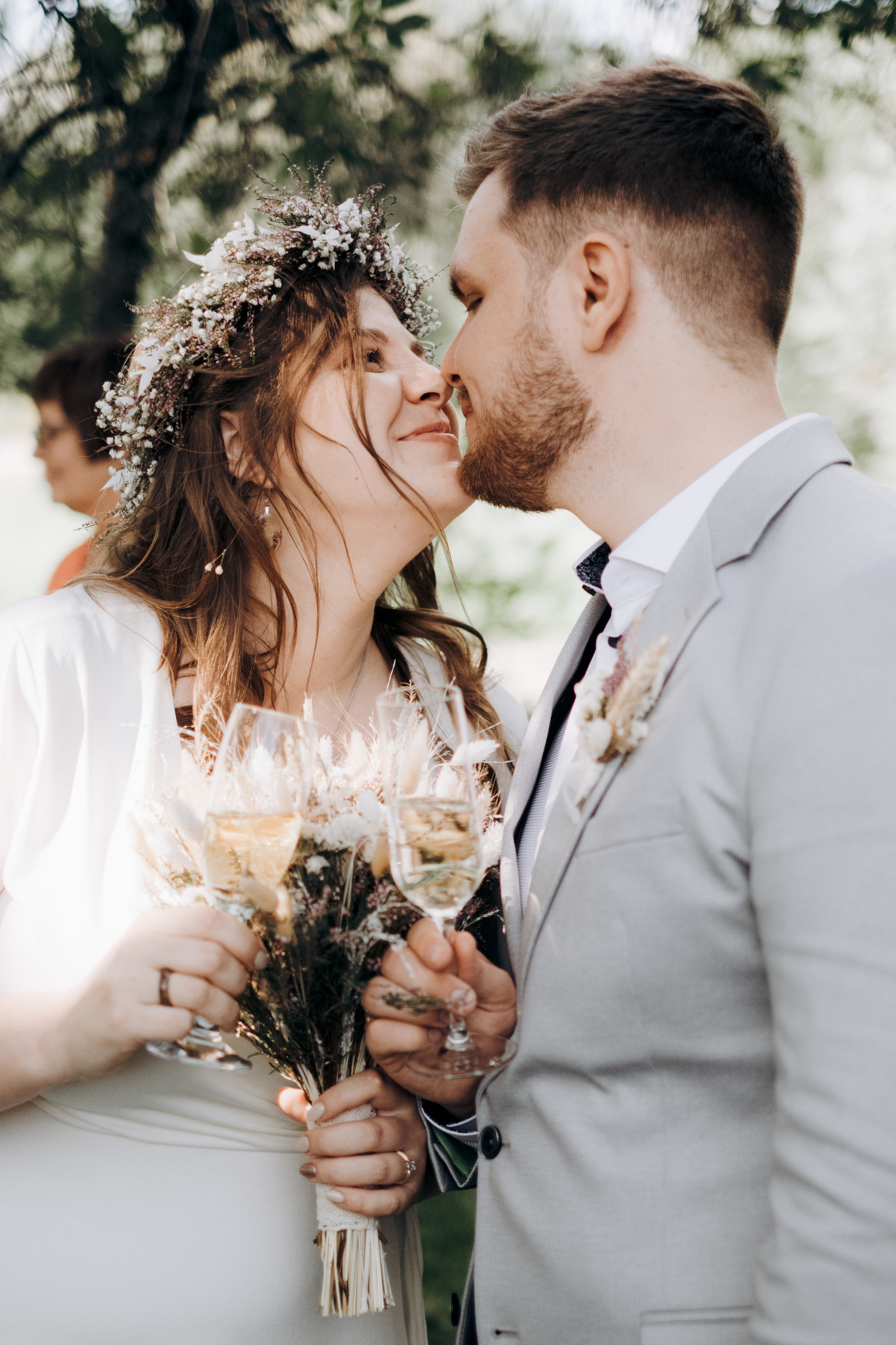Kāzu foto stāsts Valmierā - Viesu nams Siltumnīca | Madara un Gvido. Kāzu × Ģimenes notikumu fotografs Edgars Kalniņš
