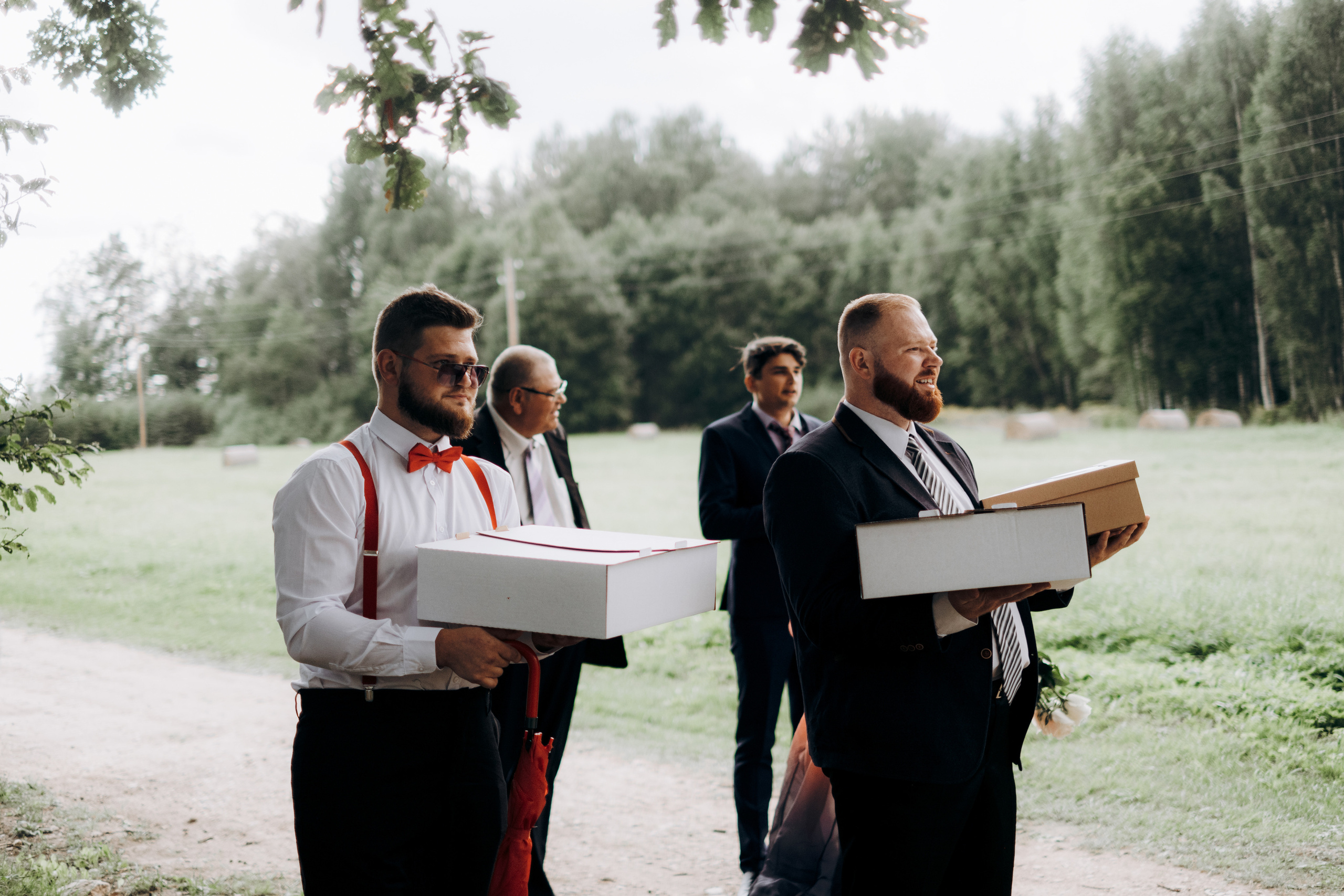 Kāzu foto stāsts Valmierā - Viesu nams Siltumnīca | Madara un Gvido. Kāzu × Ģimenes notikumu fotografs Edgars Kalniņš