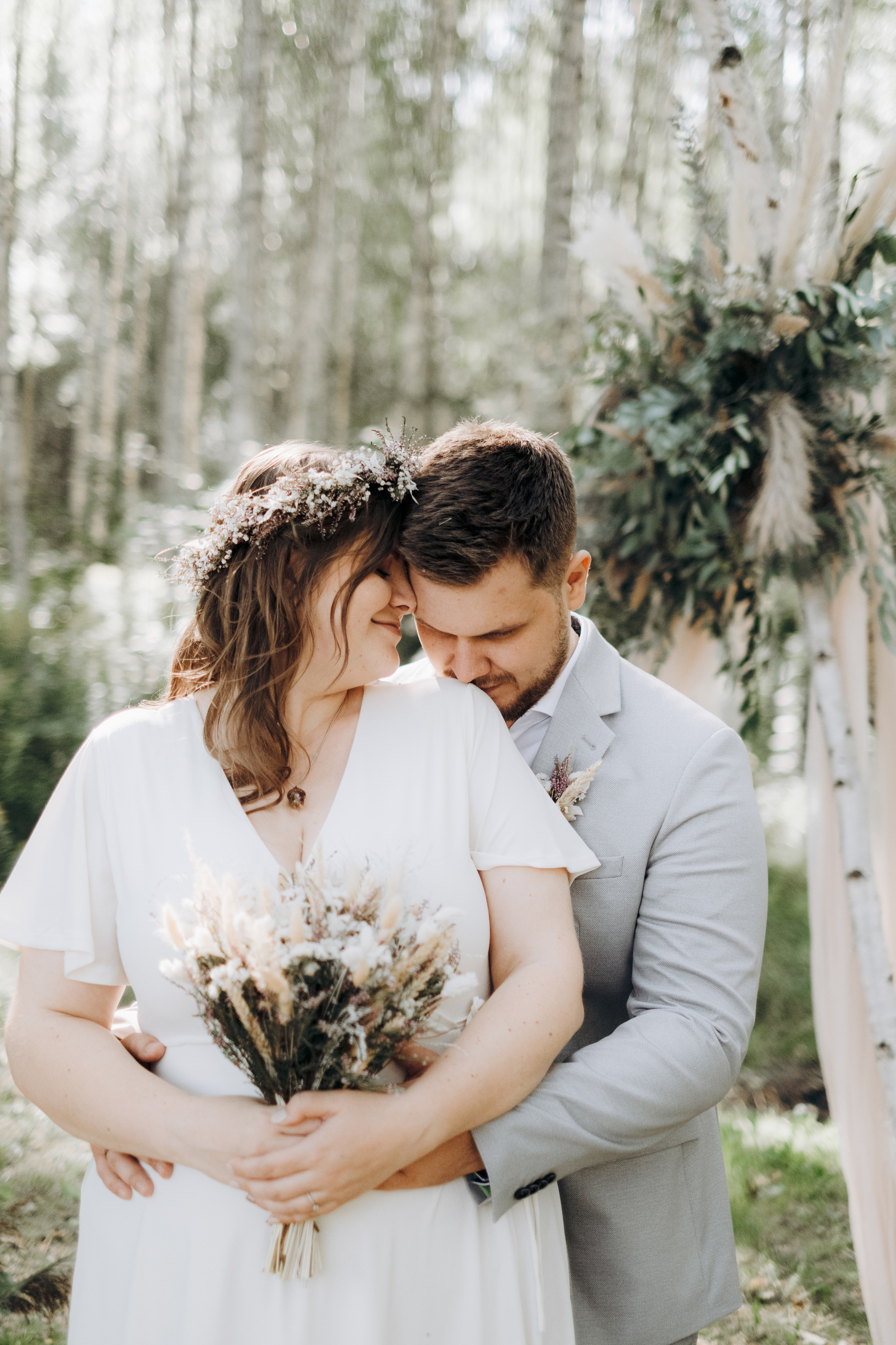 Kāzu foto stāsts Valmierā - Viesu nams Siltumnīca | Madara un Gvido. Kāzu × Ģimenes notikumu fotografs Edgars Kalniņš