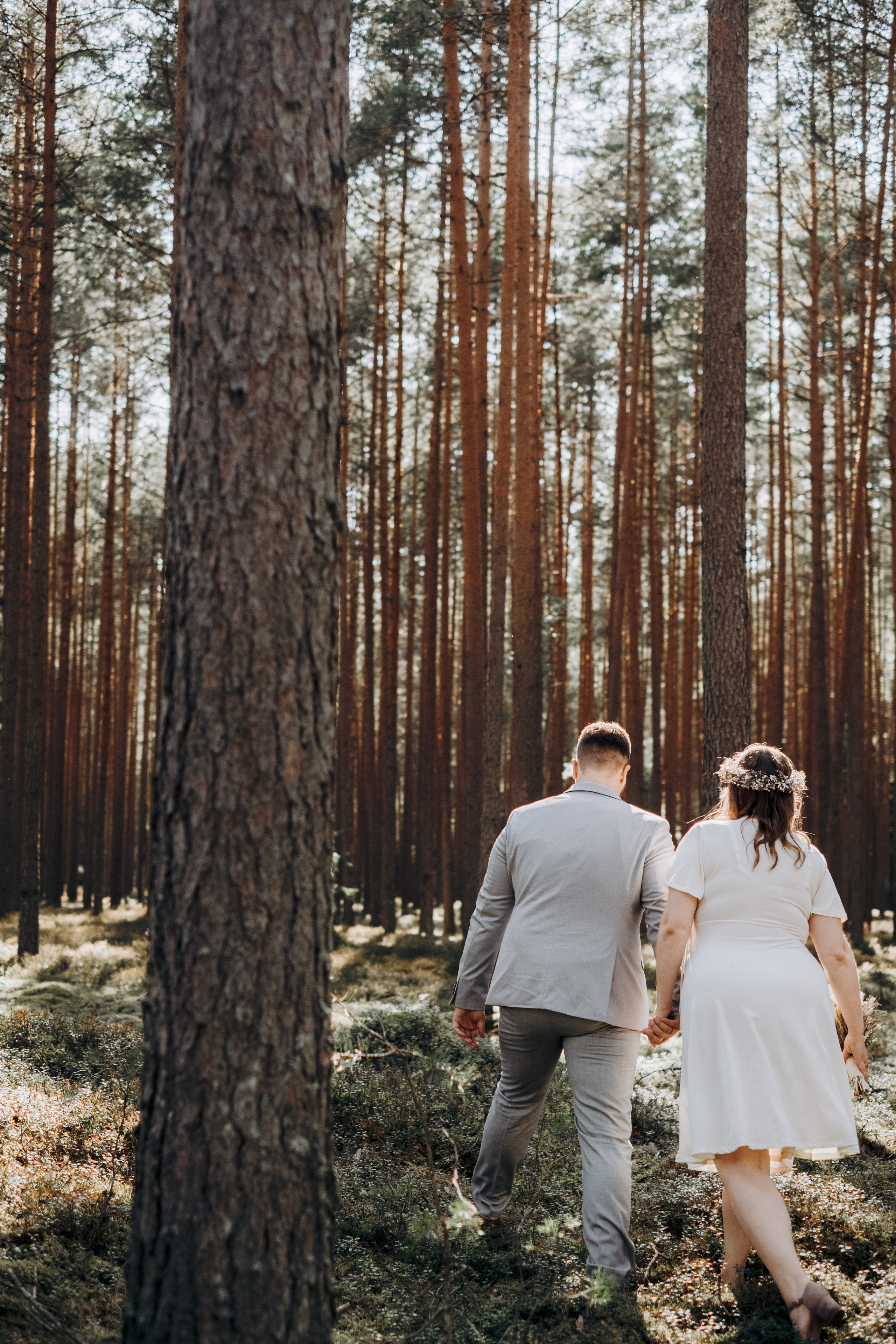 Kāzu foto stāsts Valmierā - Viesu nams Siltumnīca | Madara un Gvido. Kāzu × Ģimenes notikumu fotografs Edgars Kalniņš