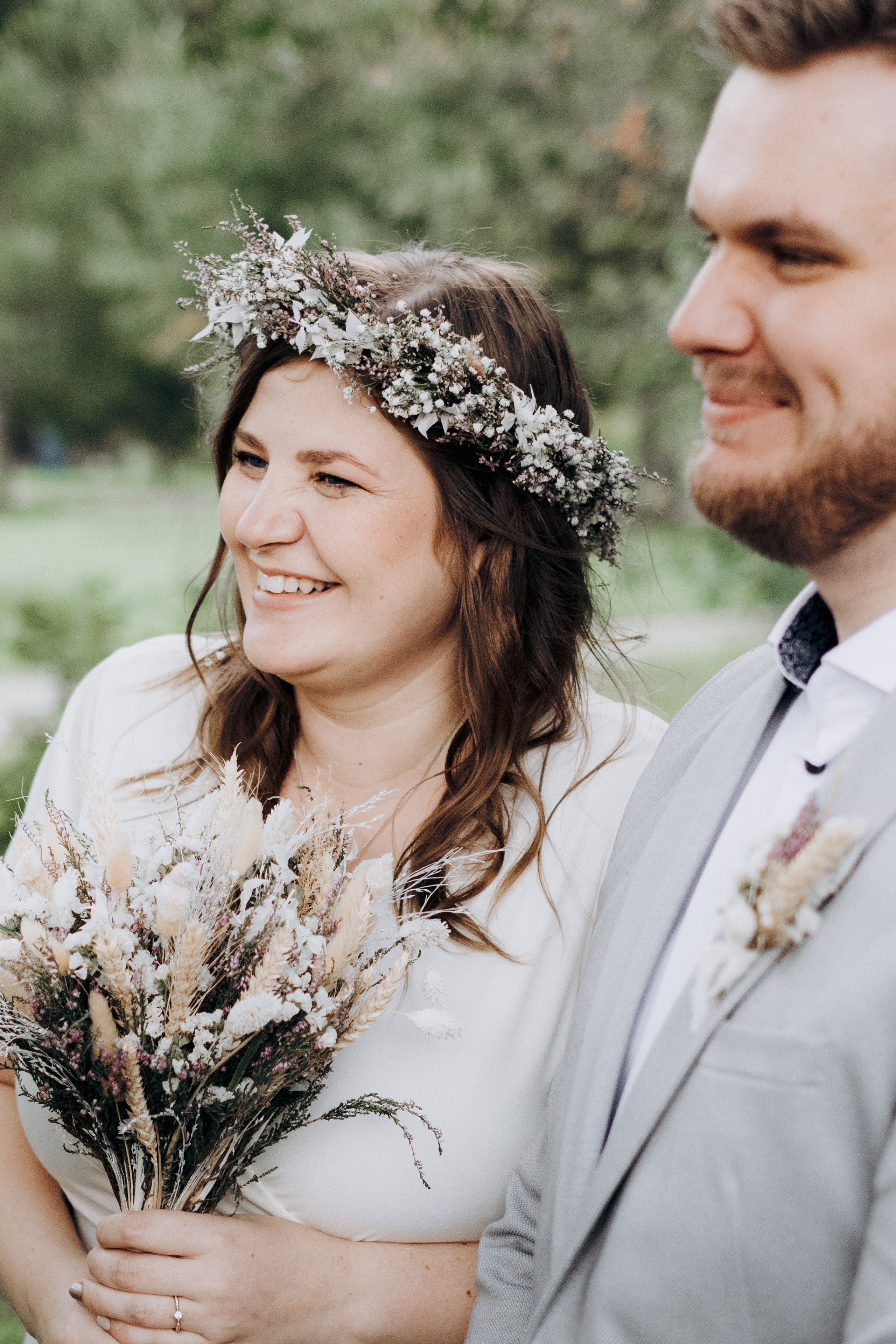 Kāzu foto stāsts Valmierā - Viesu nams Siltumnīca | Madara un Gvido. Kāzu × Ģimenes notikumu fotografs Edgars Kalniņš