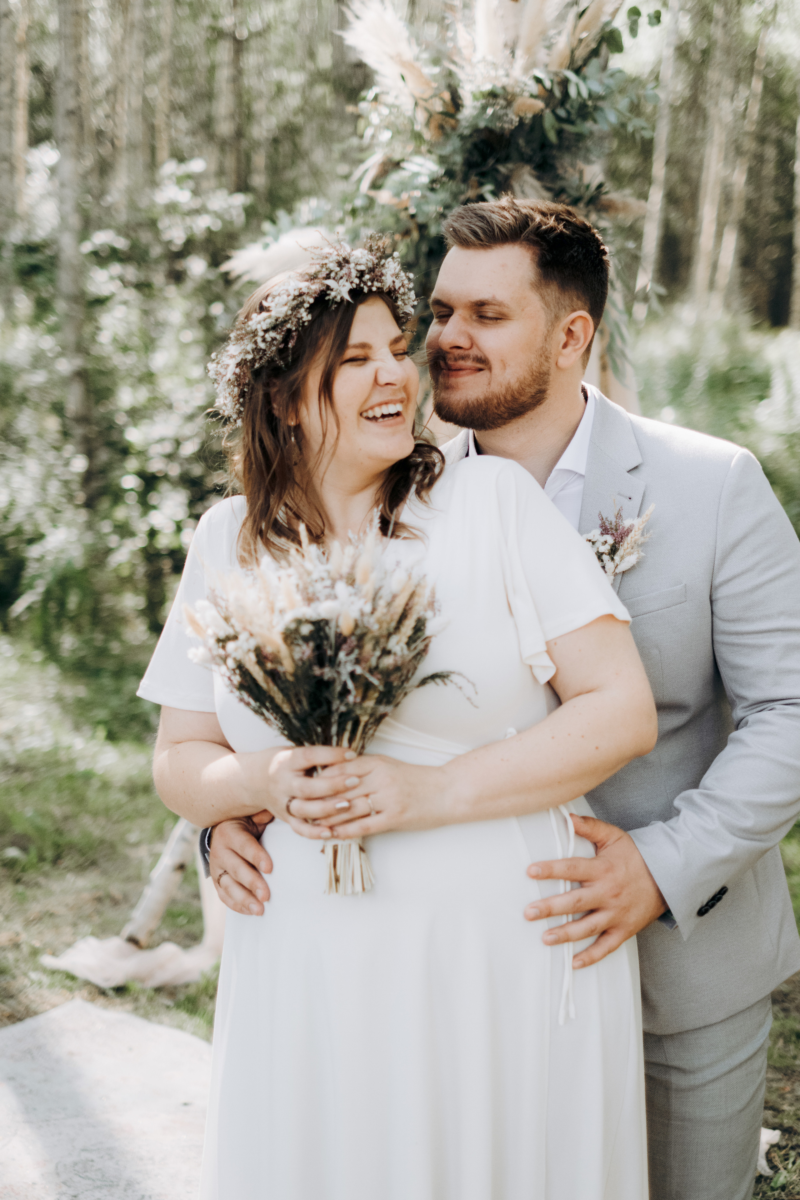 Kāzu foto stāsts Valmierā - Viesu nams Siltumnīca | Madara un Gvido. Kāzu × Ģimenes notikumu fotografs Edgars Kalniņš