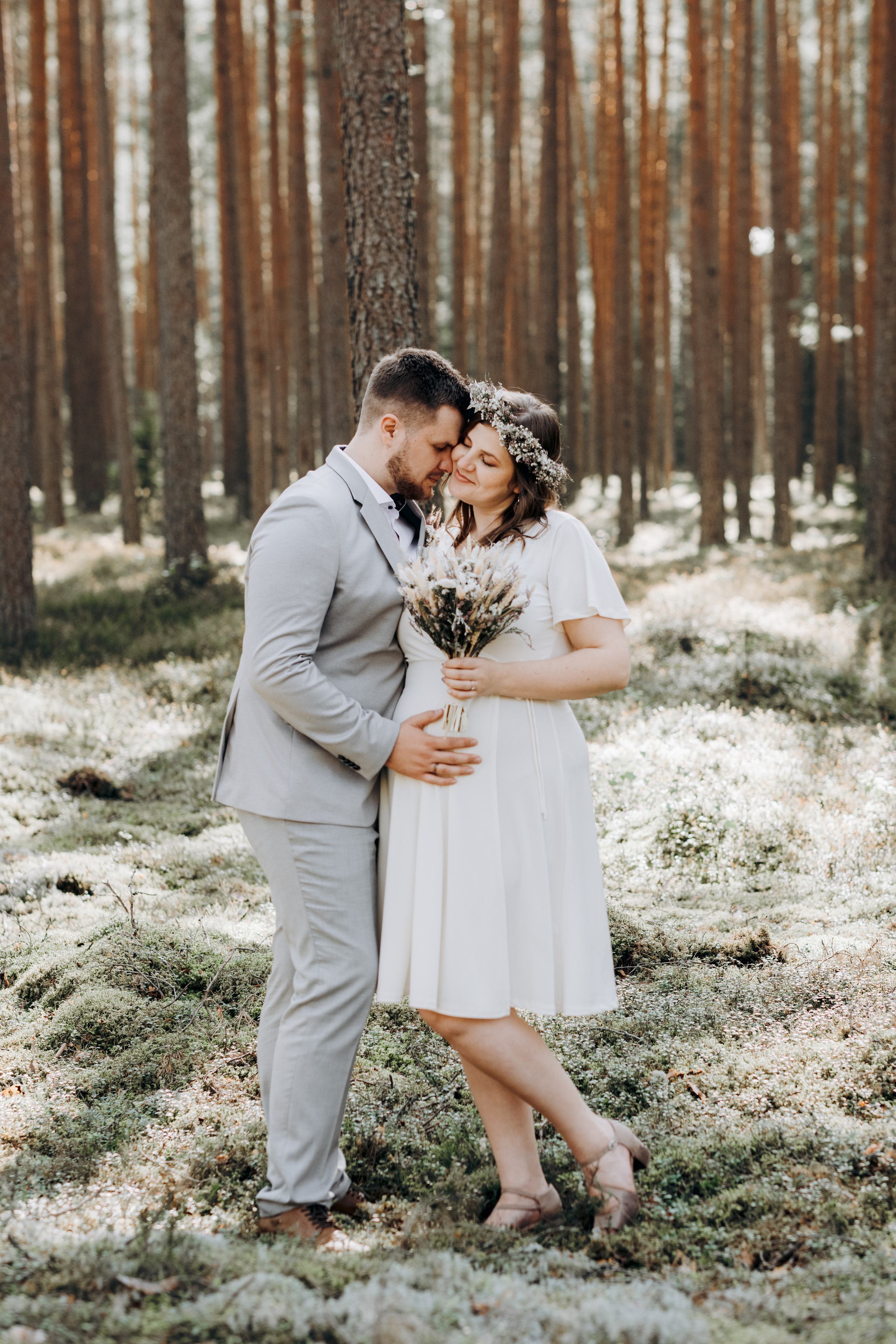 Kāzu foto stāsts Valmierā - Viesu nams Siltumnīca | Madara un Gvido. Kāzu × Ģimenes notikumu fotografs Edgars Kalniņš