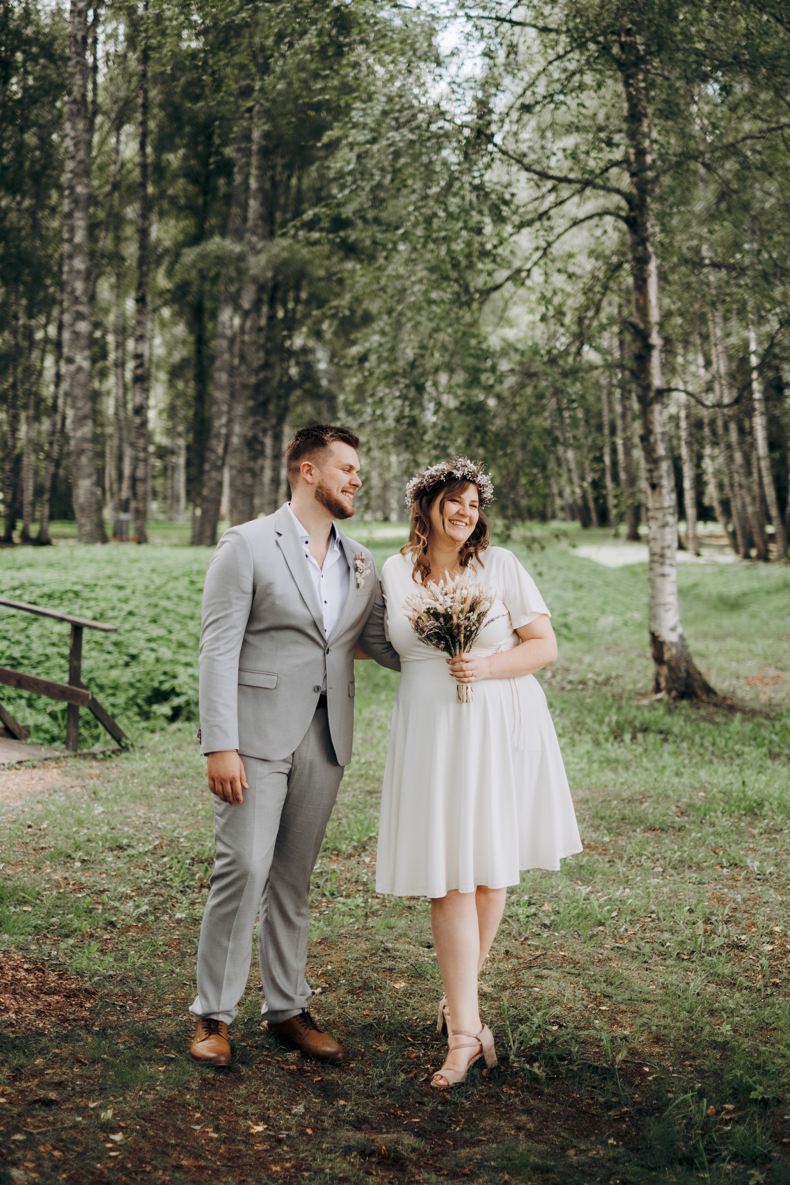 Kāzu foto stāsts Valmierā - Viesu nams Siltumnīca | Madara un Gvido. Kāzu × Ģimenes notikumu fotografs Edgars Kalniņš