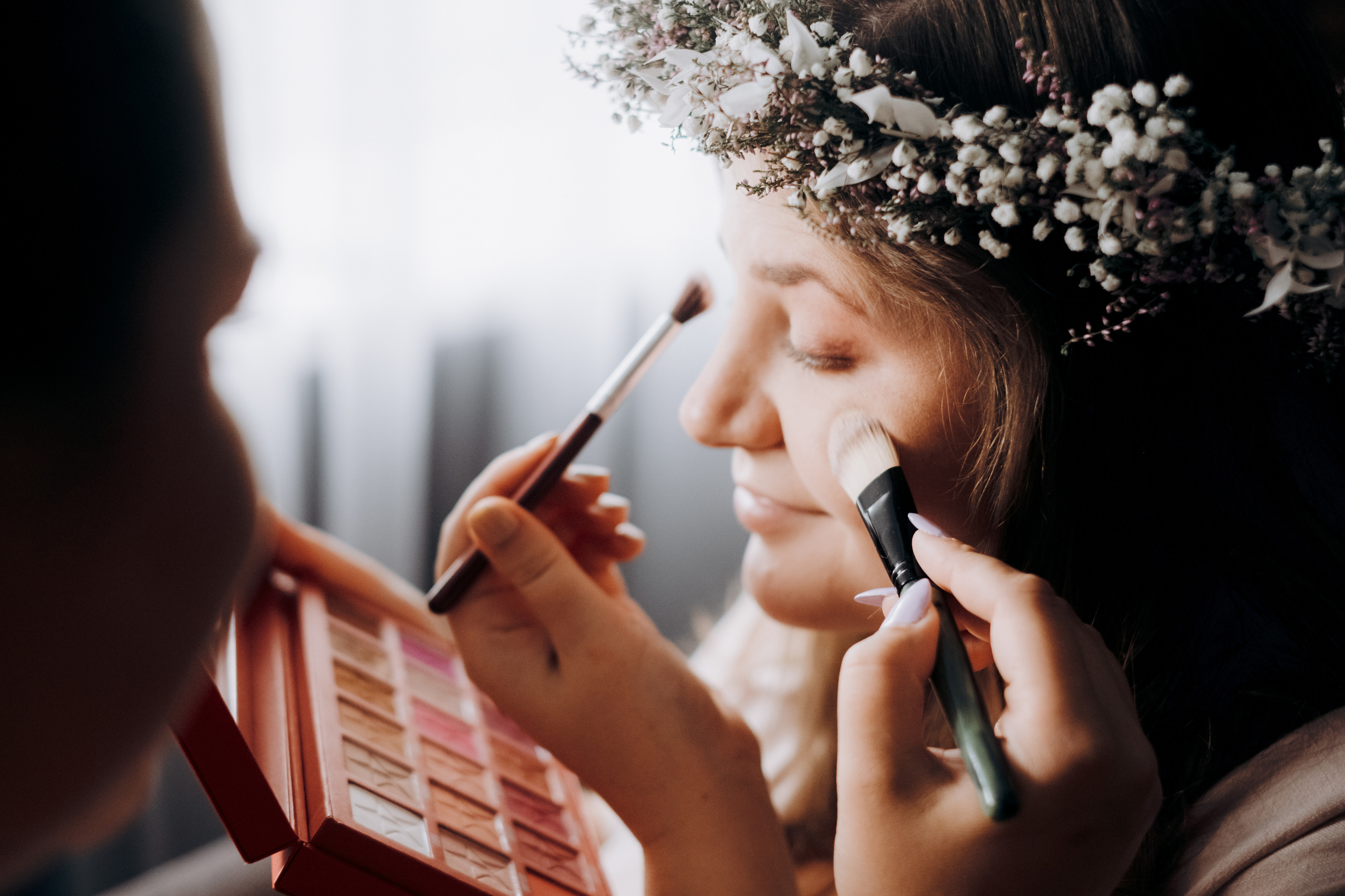 Kāzu foto stāsts Valmierā - Viesu nams Siltumnīca | Madara un Gvido. Kāzu × Ģimenes notikumu fotografs Edgars Kalniņš