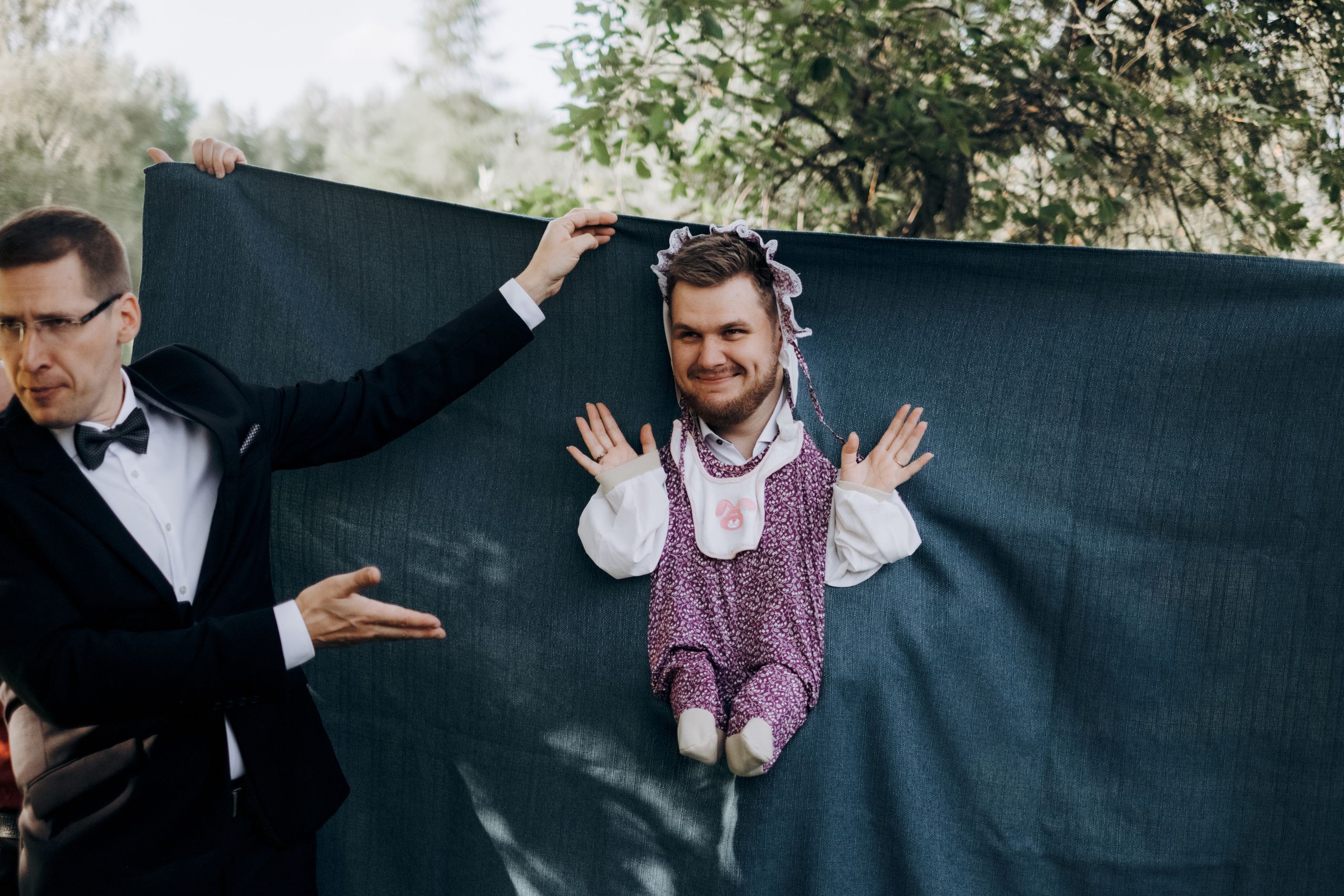 Kāzu foto stāsts Valmierā - Viesu nams Siltumnīca | Madara un Gvido. Kāzu × Ģimenes notikumu fotografs Edgars Kalniņš