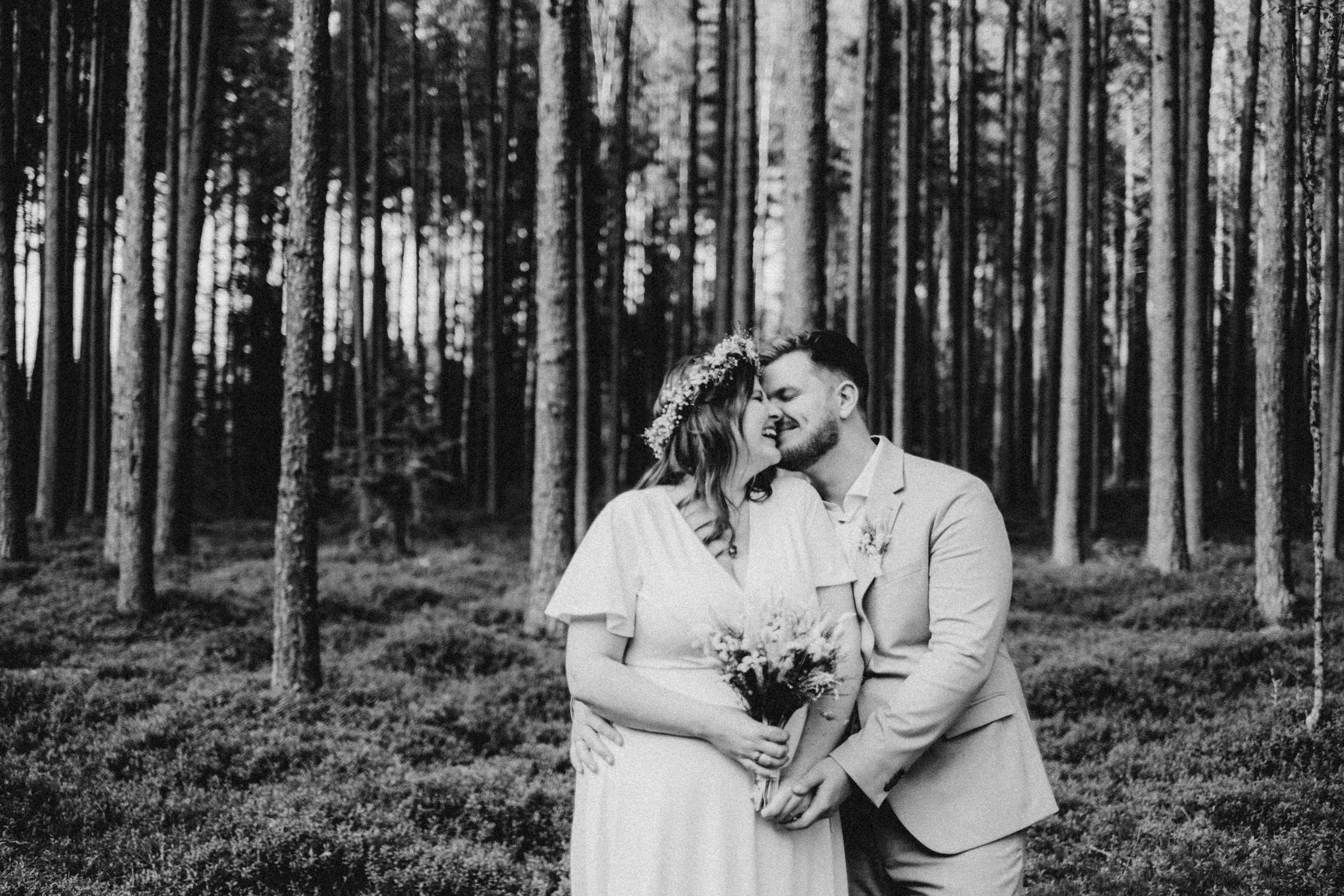 Kāzu foto stāsts Valmierā - Viesu nams Siltumnīca | Madara un Gvido. Kāzu × Ģimenes notikumu fotografs Edgars Kalniņš