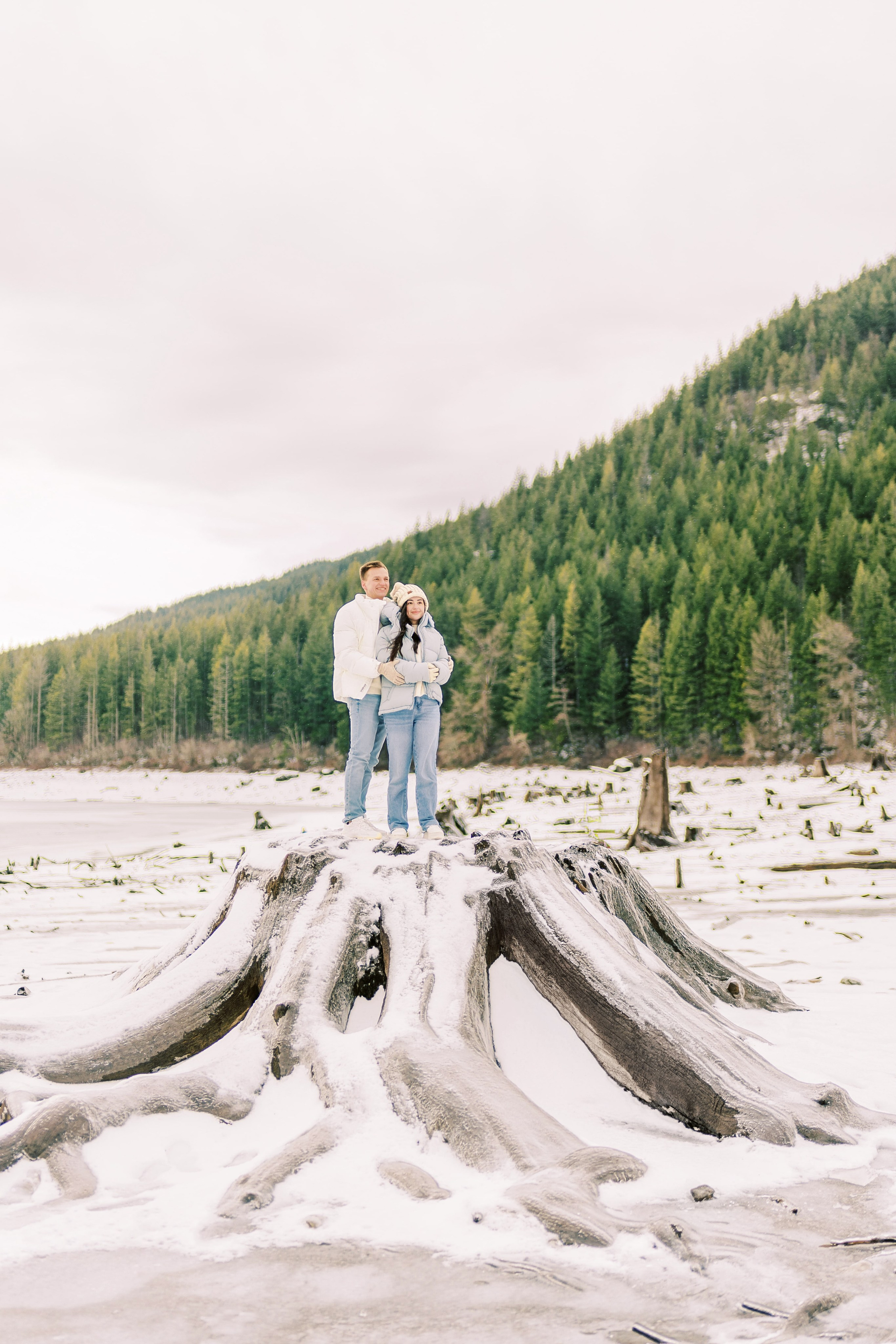 Irina & Bogdan / January 2024. Rattlesnake Lake, WA. EVAN ARISTOV WEDDING PHOTOGRAPHY — Seattle Wedding Photographer