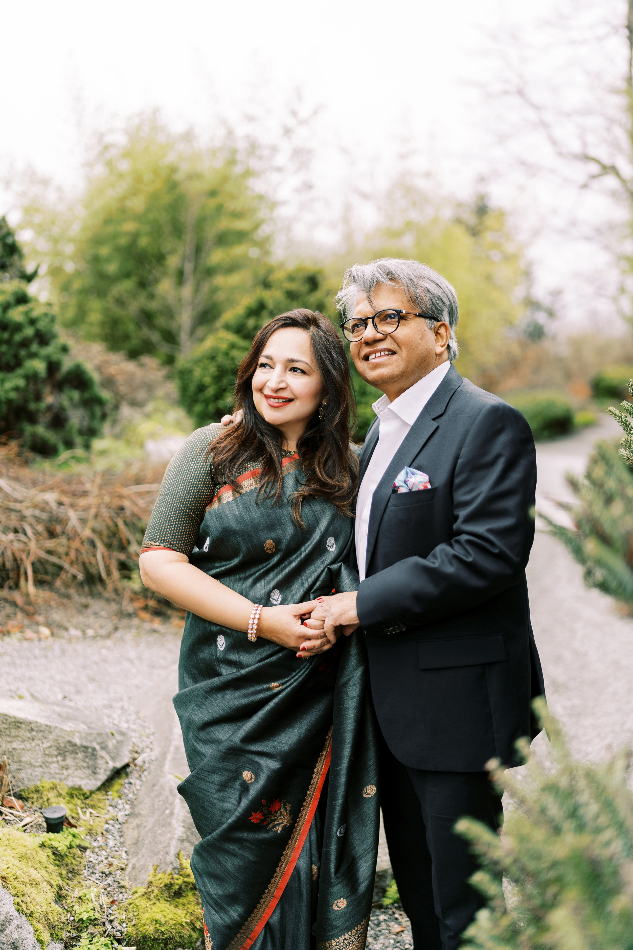 Family photoshoot at Bellevue Botanical Garden. March 2024. EVAN ARISTOV WEDDING PHOTOGRAPHY — Seattle Wedding Photographer