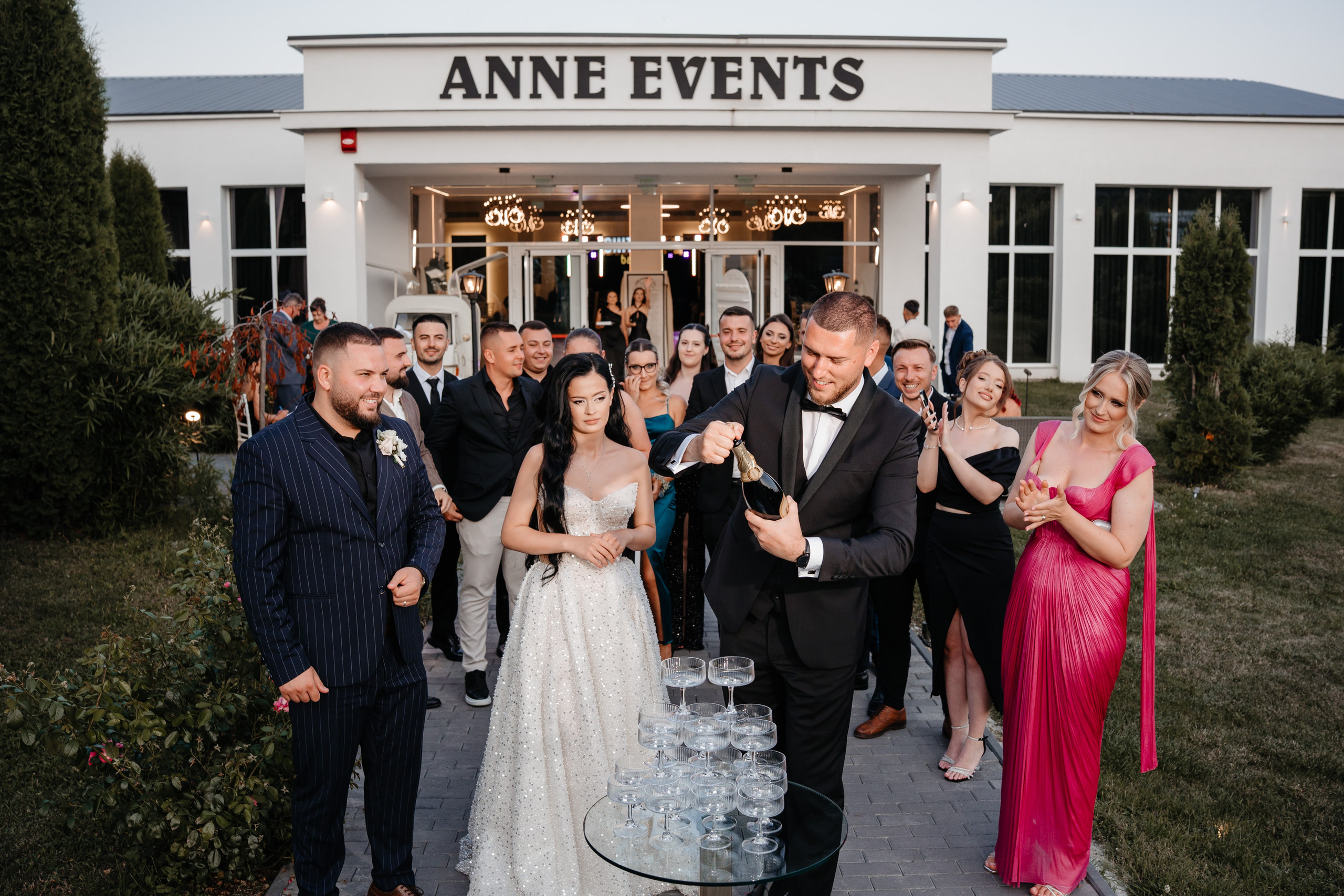 Catalina & Remus. Raw Studio. Fotograful tau de nunta!