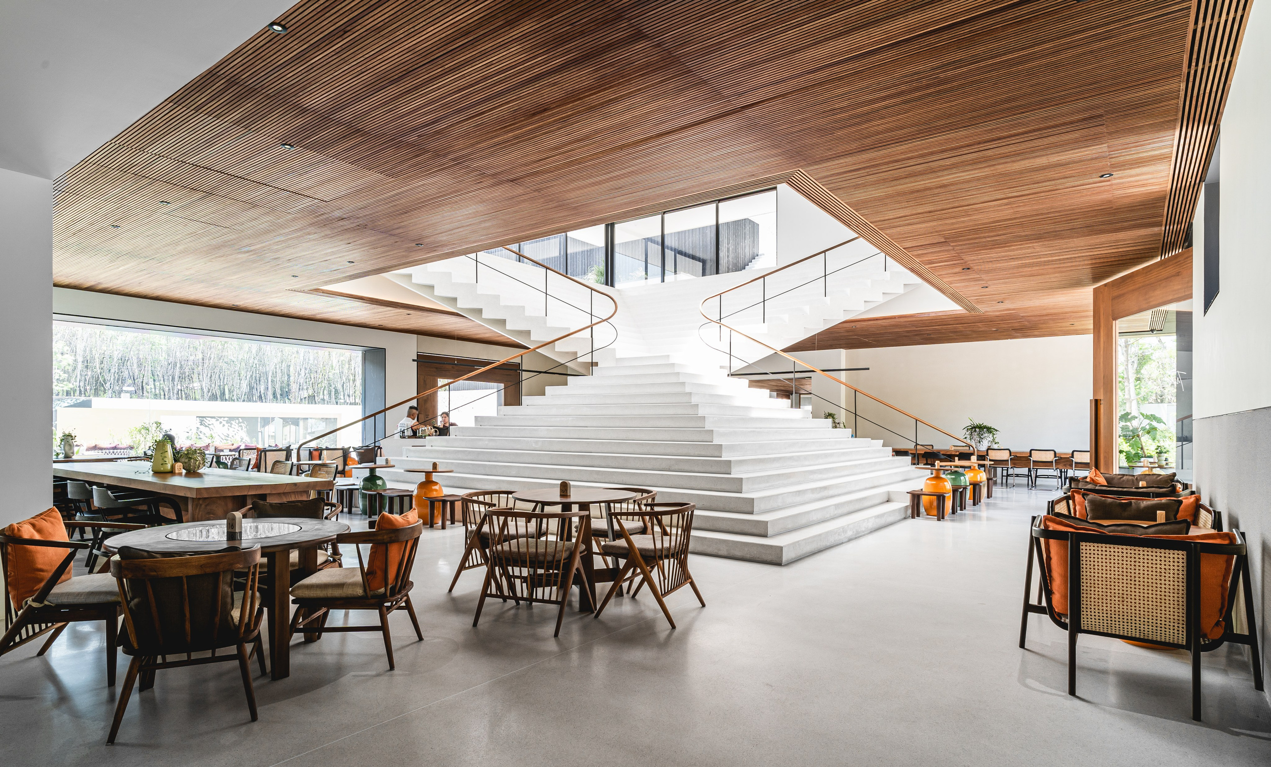 Tree Oclock Restaurant. Interior photographer in Phuket | Perelude Interior