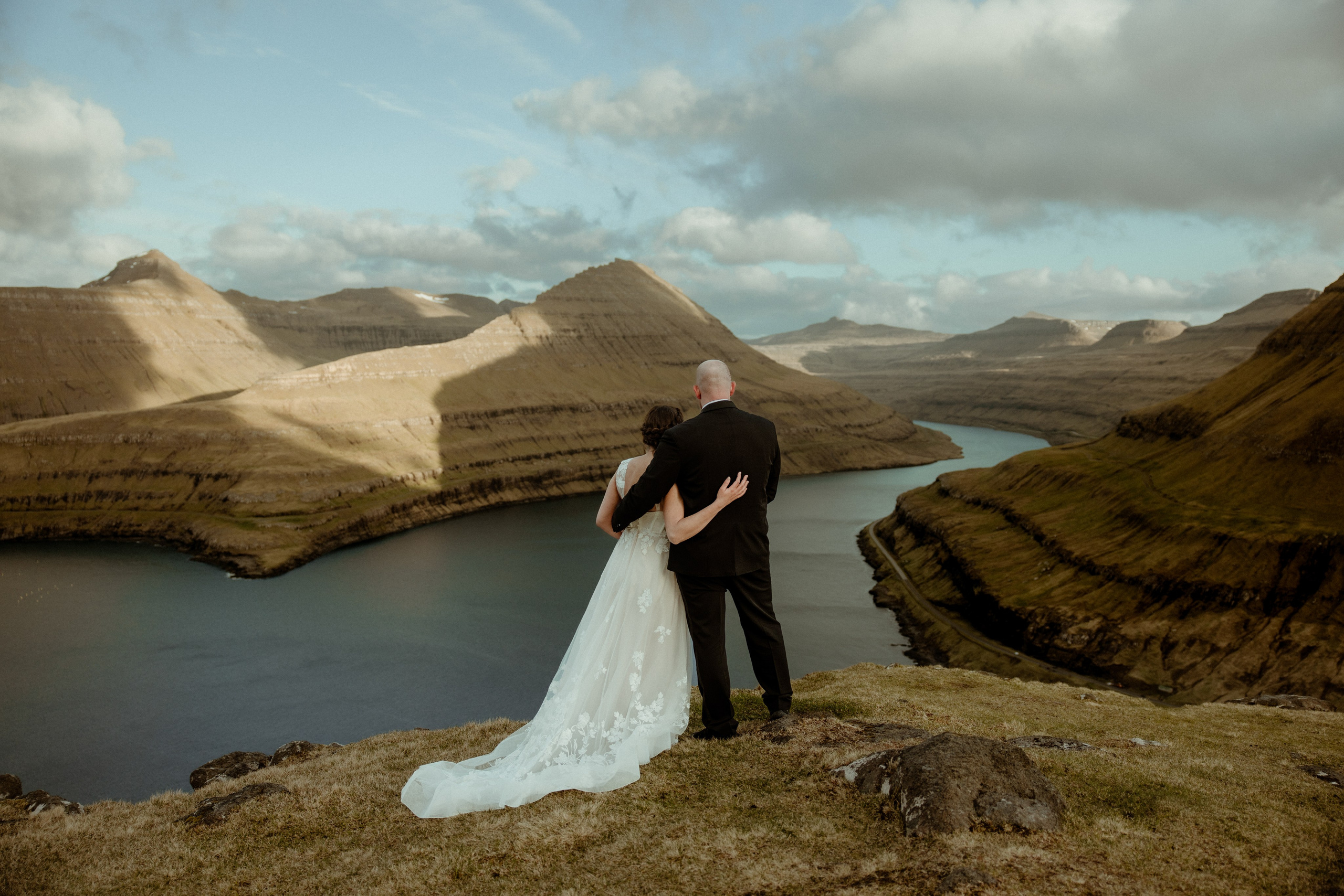 Faroe Islands elopement | Adventure wedding in Faroe Islands. Iceland elopement photographer & videographer