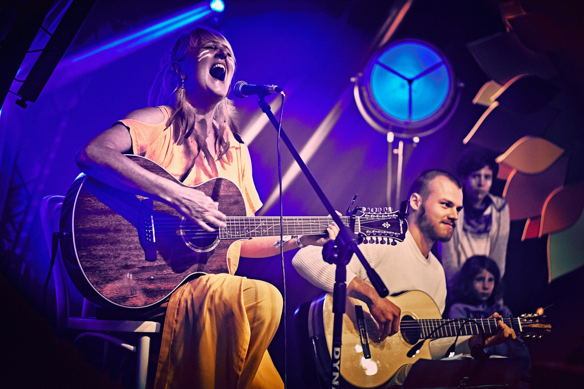 Portrety Ludzi, zrobione na Festiwalach Świadomościowych i Muzycznych: Dharma, ZIELONE KRĘGI, Wibracje, FRUŃ, Organic, Turkusowa Wyspa. Andriej Szypilow - Fotografia & Wideografia