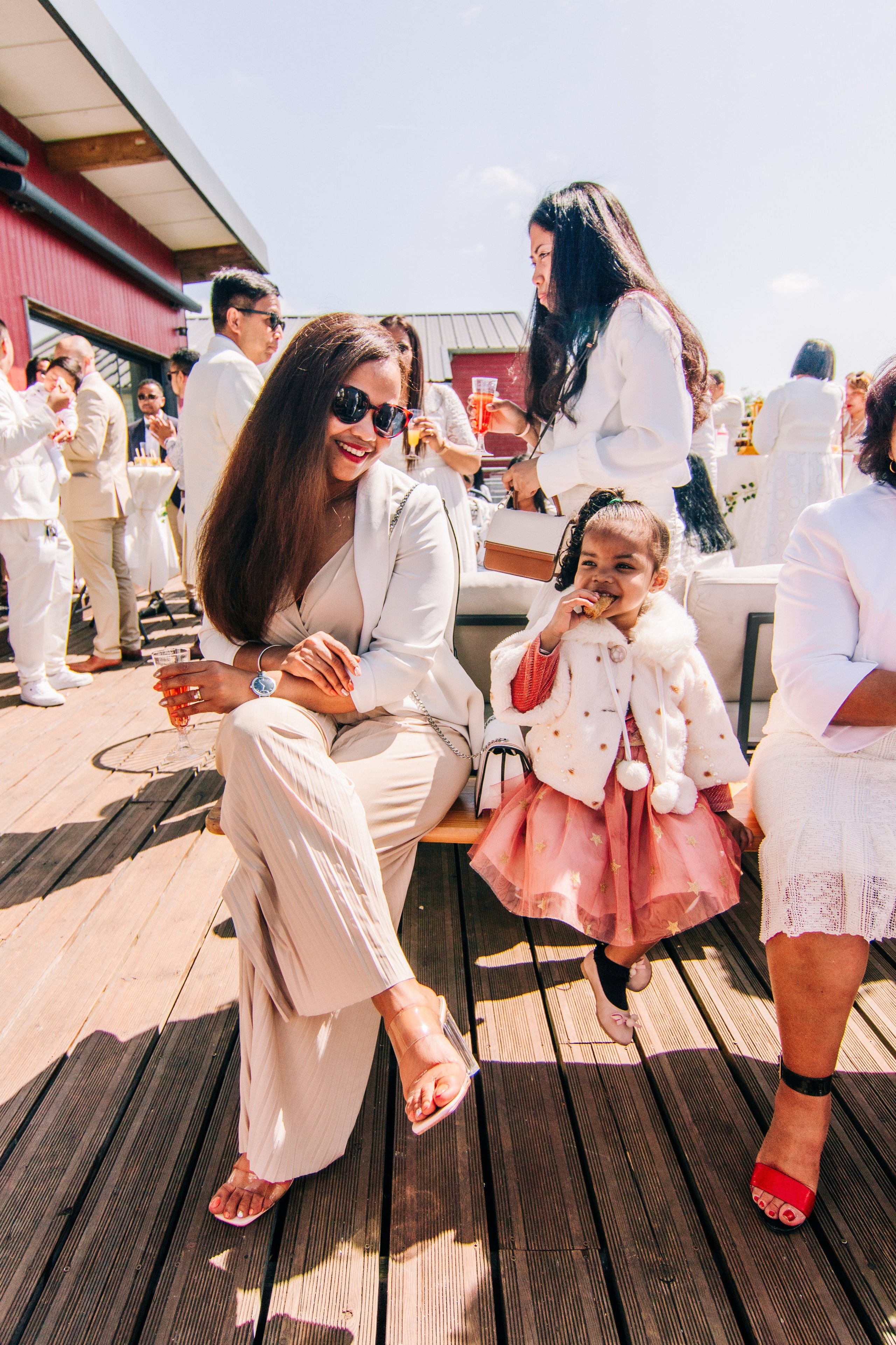 Mariage de Ny & Hasina vue la Loire. Photographe professionnelle à Poitiers, Tours et Châtellerault | Studio photo entre Poitiers et Tours – portraits, familles, entreprises, ma