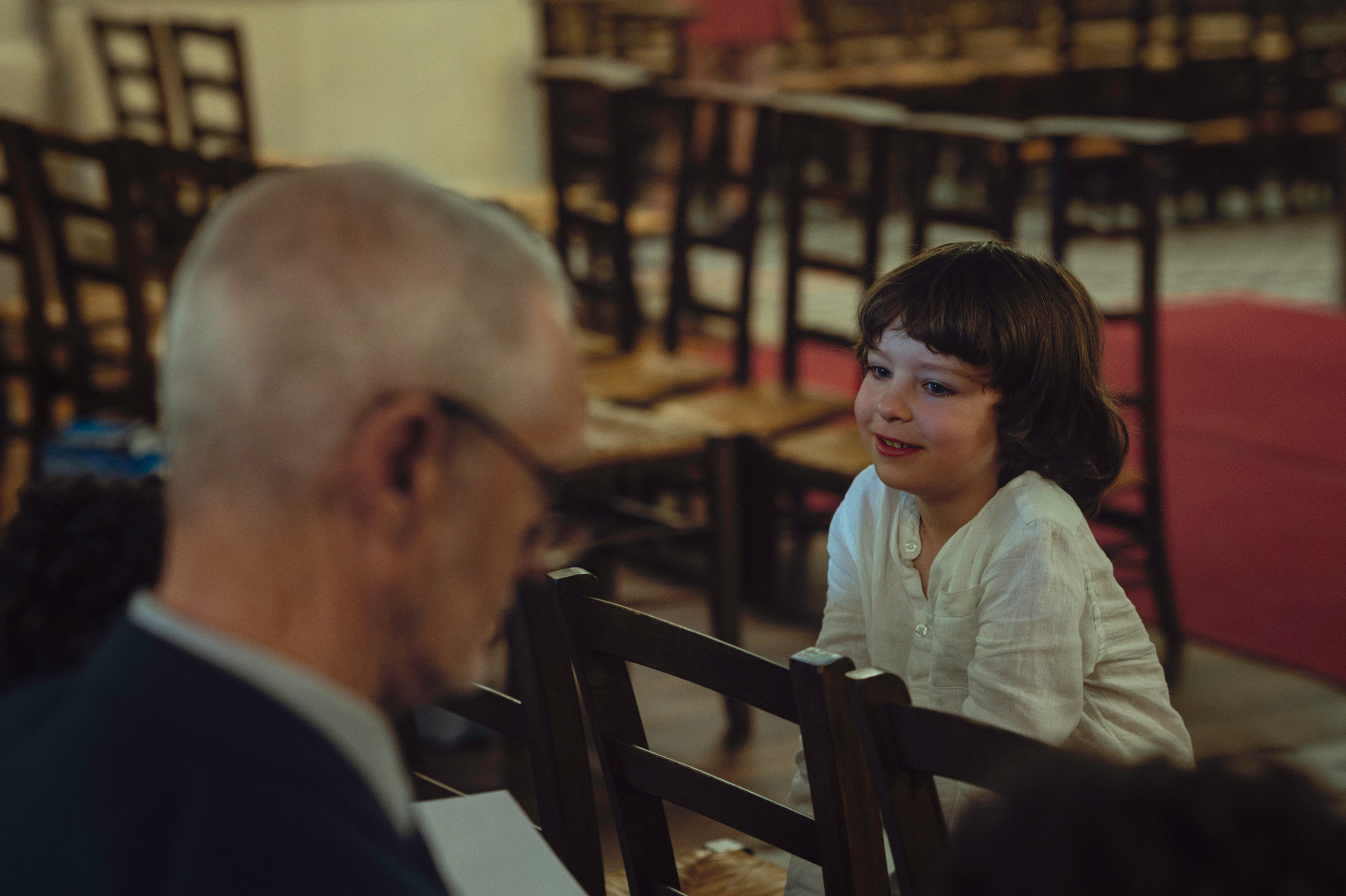 Мальчик в церкви