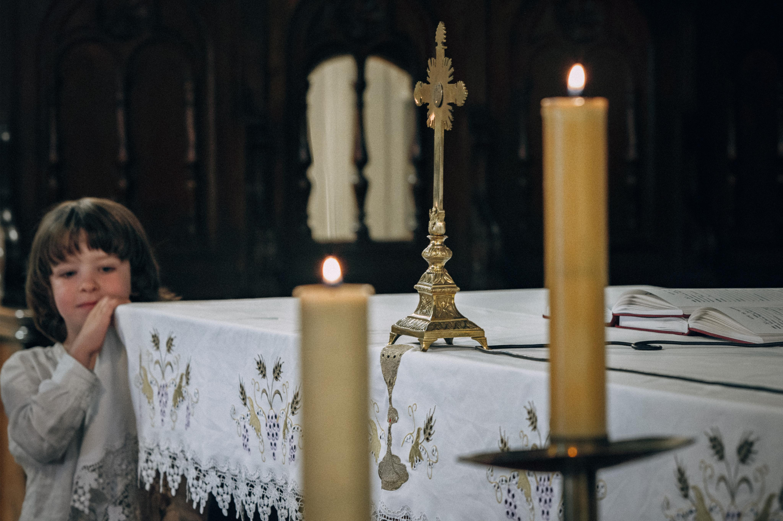 Свеча в церкви