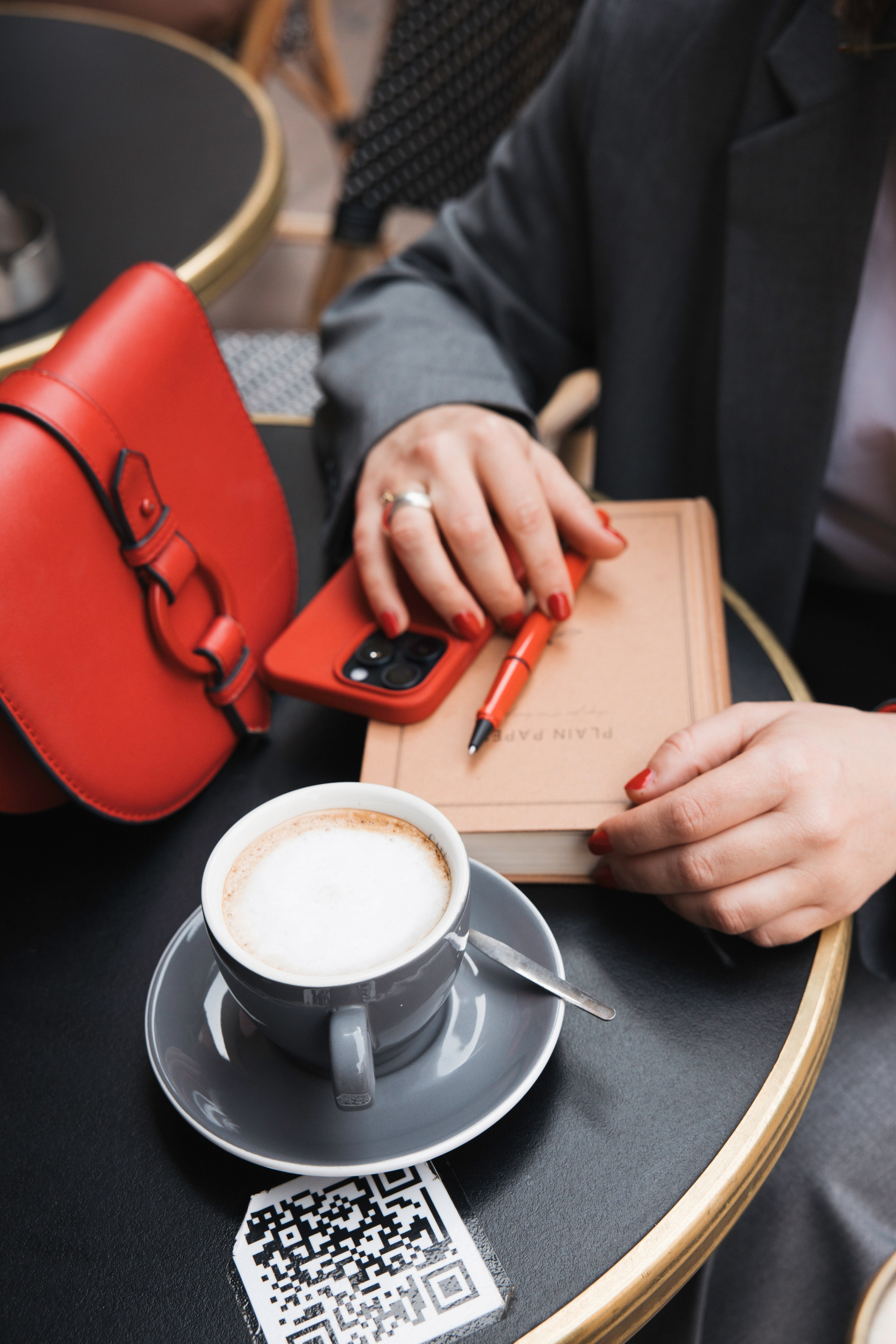 Séance photo de marque personnelle à Toulouse pour Tanya. Eugénie Smirnova — photographe à Toulouse et dans le sud-ouest de la France
