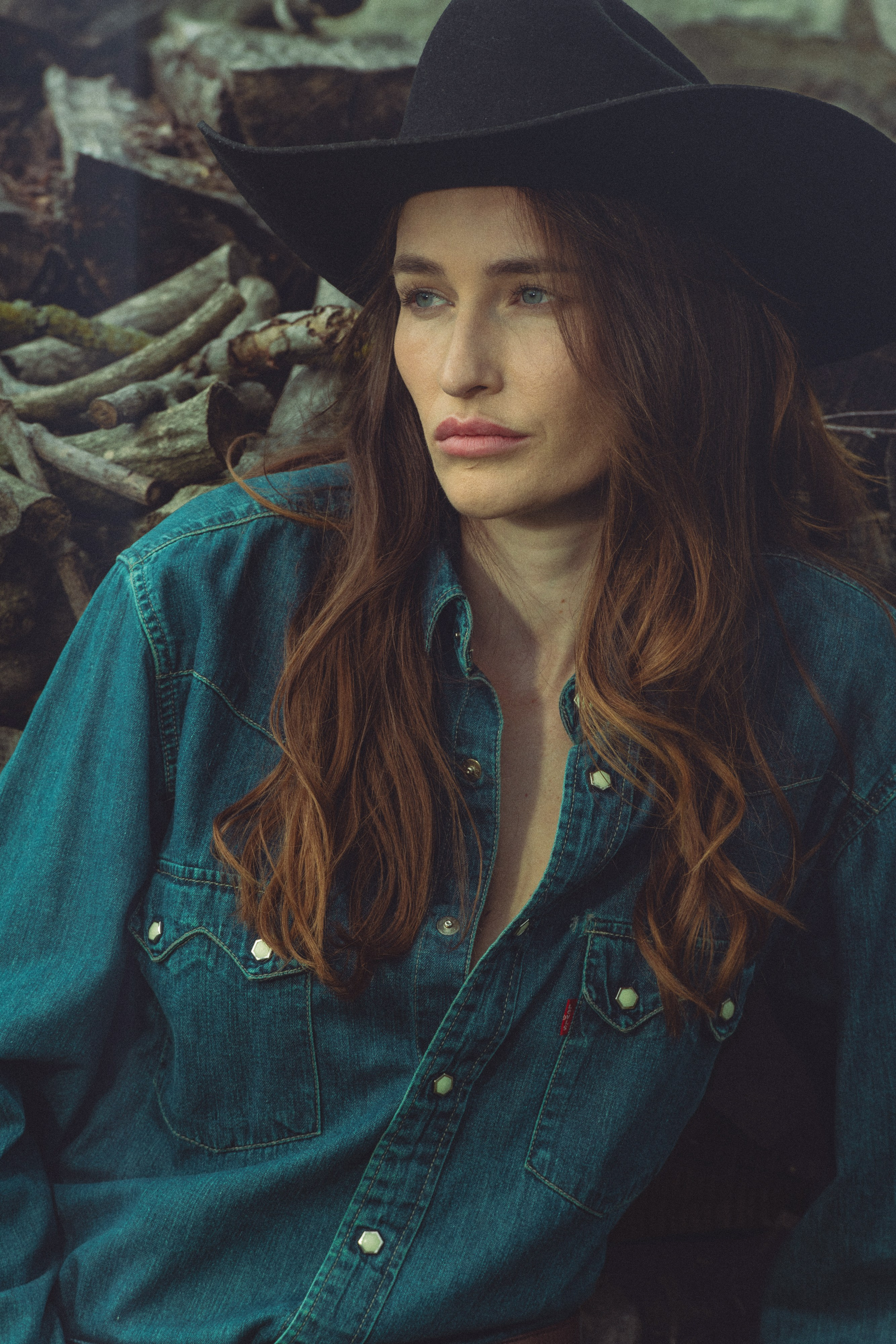 Cowgirl Spirit: An Equestrian Portrait Session in Chantilly