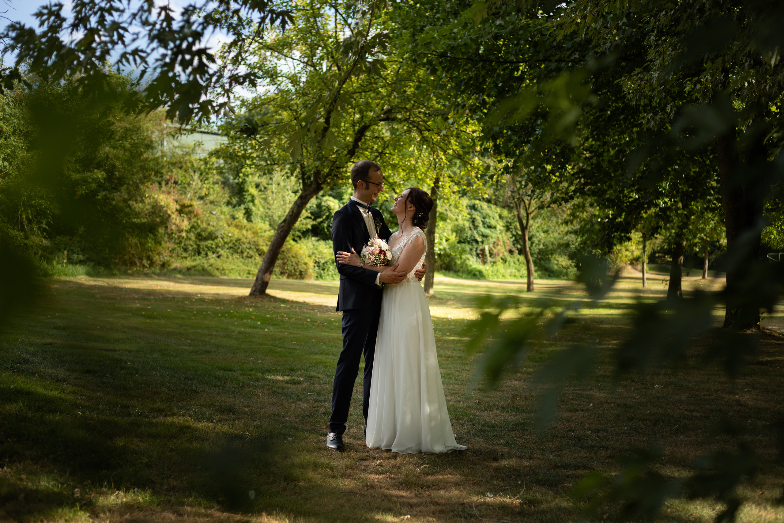 Gibt es Fotografen, die Hochzeitsfoto und Video anbietet?