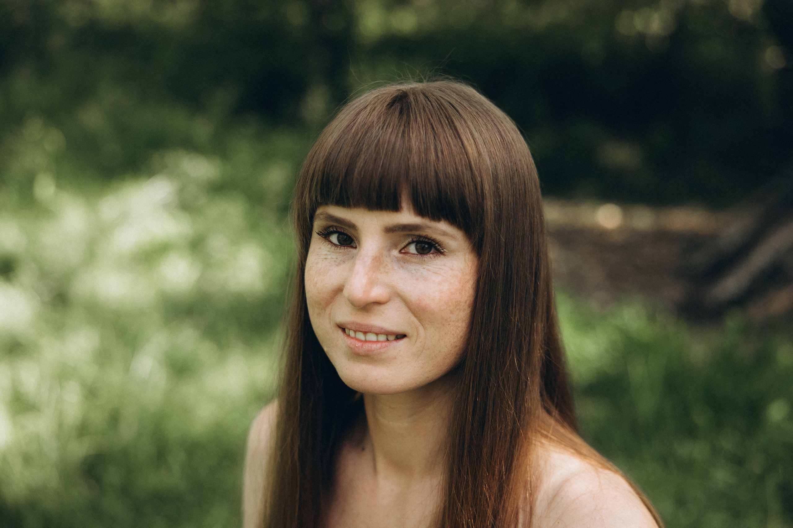 Séance photo en famille Forêt de Bouconne. Eugénie Smirnova — photographe à Toulouse et dans le sud-ouest de la France