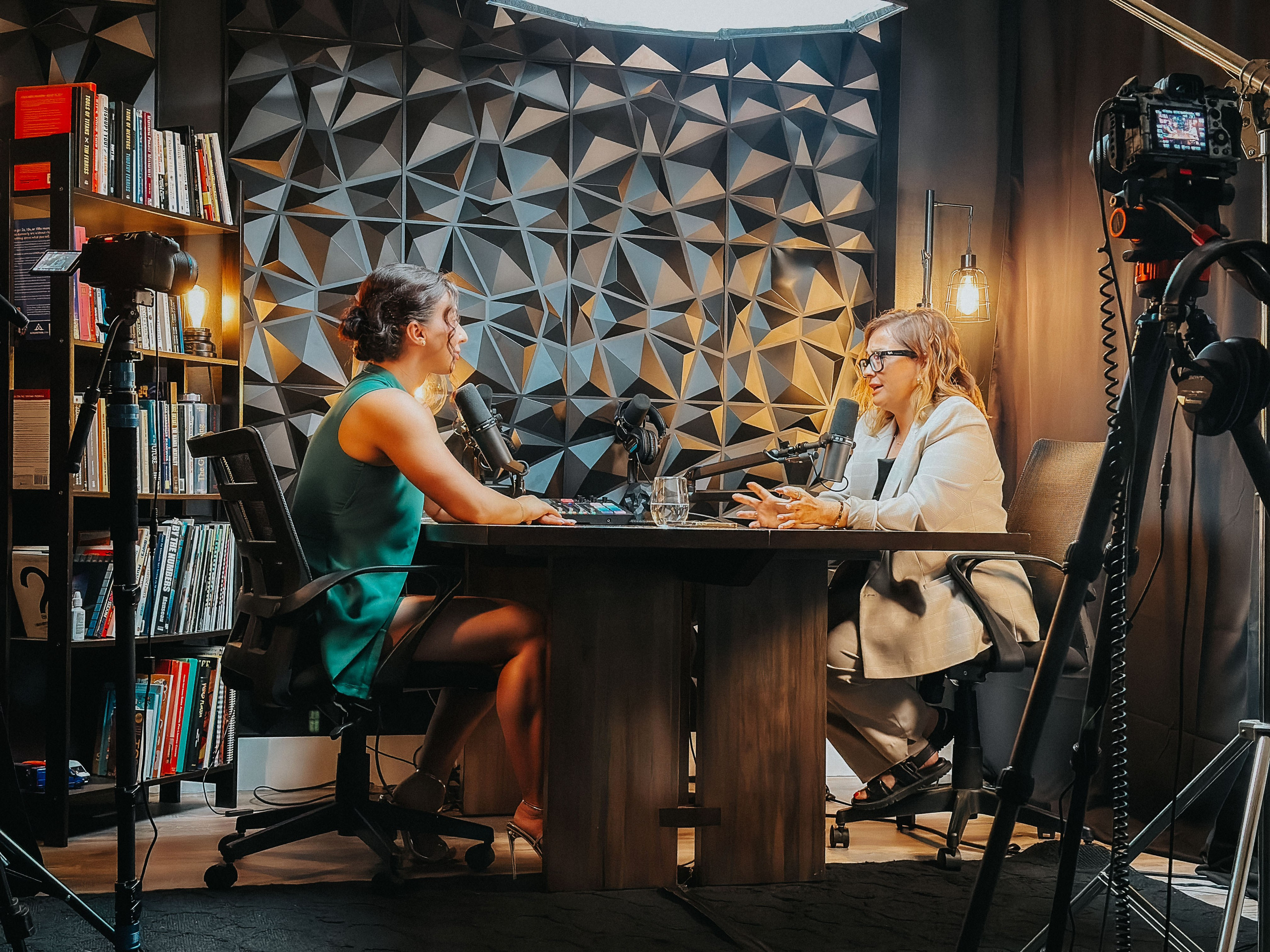 Ирина Недялькова: Фотограф, Тик Ток Коуч, мама блогера. Как мечты ст. НА VIBE УСПЕХА — Блог об экстраординарных людях с Кристиной Самофал