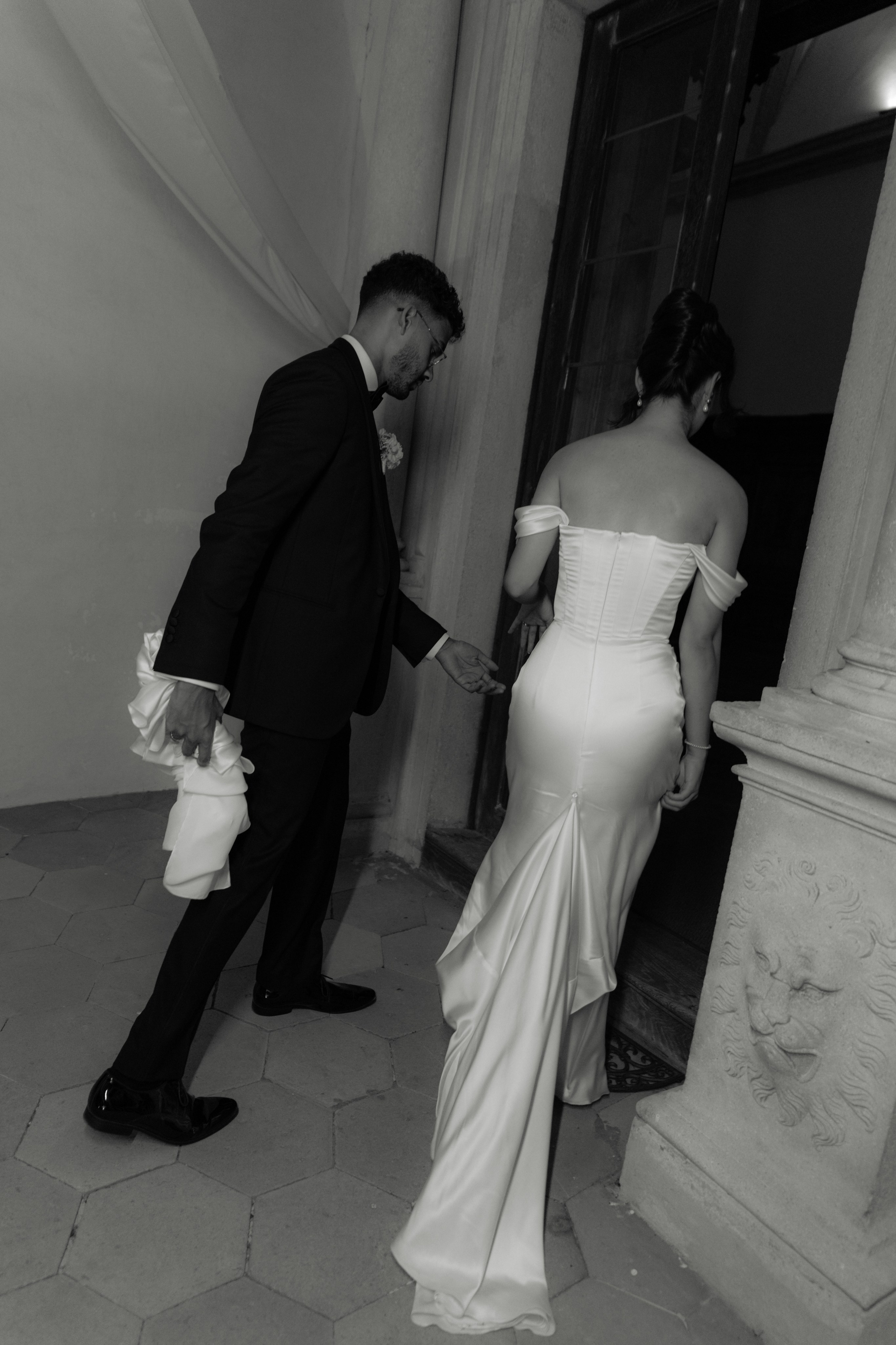 Elegant Castle Wedding in Austria | Alwin & Ruth’s Fairytale Celebration. Wedding photographer and videographer based in Timisoara, Romania