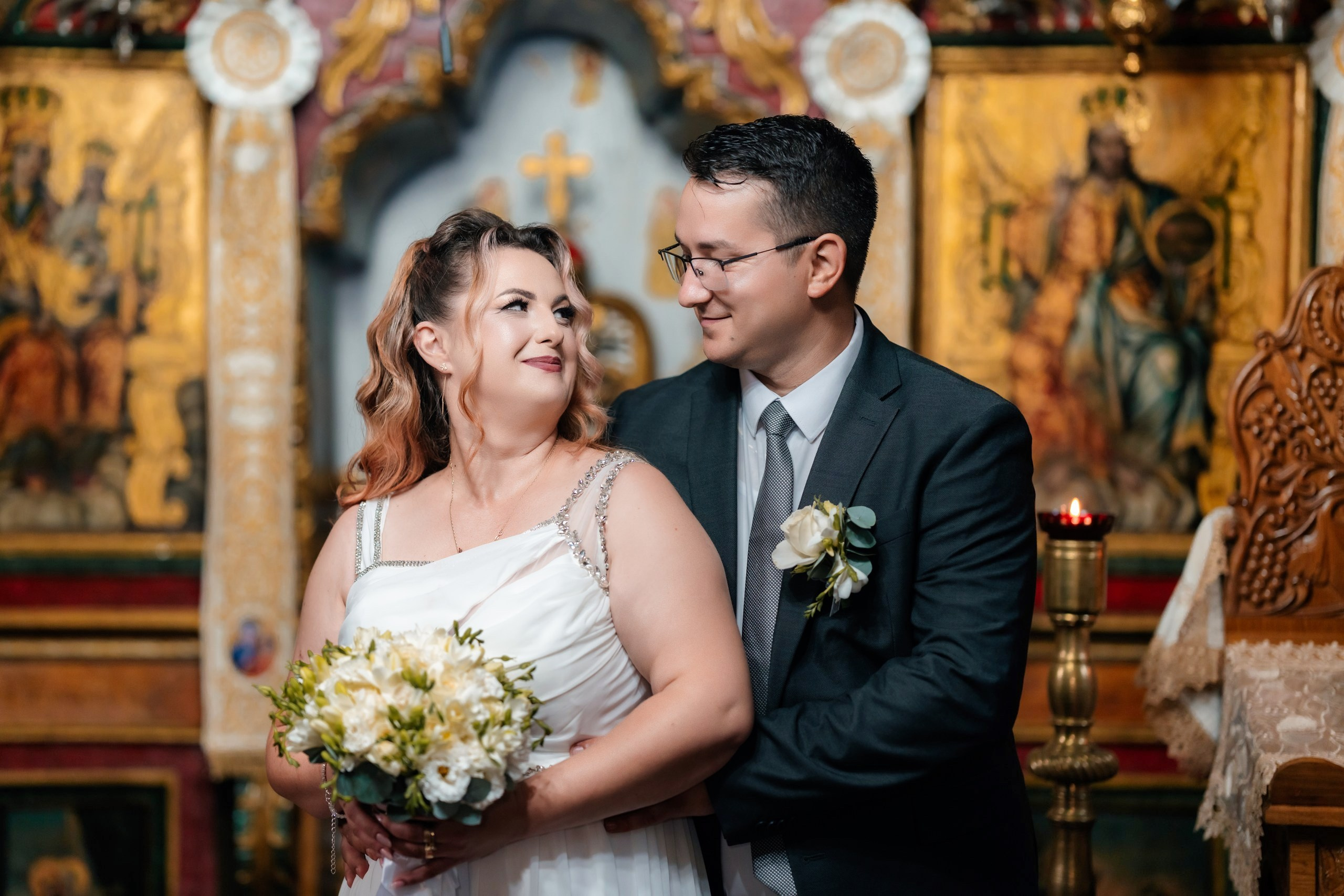 • fotograf cununie religioasă Dorohoi Alexandru și Otilia în biserică • fotograf cununie religioasă Dorohoi moment emoționant schimb de priviri • fotograf cununie religioasă Dorohoi mirii în timpul slujbei • fotograf cununie religioasă Dorohoi cadre naturale din biserică • fotograf cununie religioasă Dorohoi binecuvântarea mirilor • fotograf stare civilă Botoșani Alexandru și Otilia spun DA • fotograf stare civilă Botoșani moment semnare acte oficiale • fotograf stare civilă Botoșani emoții la ieșirea din primărie • fotograf stare civilă Botoșani cadre cu mirii și invitații • fotograf stare civilă Botoșani fotografii naturale și autentice • fotograf nuntă Botoșani ședință foto Alexandru și Otilia • fotograf nuntă Dorohoi cadre romantice ședință foto miri • fotograf nuntă Botoșani portrete elegante miri • fotograf nuntă Dorohoi cadre naturale în lumină caldă • fotograf nuntă Botoșani ședință foto în aer liber • fotograf nuntă Botoșani petrecere dans și distracție • fotograf nuntă Dorohoi momente spontane la petrecere • fotograf nuntă Botoșani invitați pe ringul de dans • fotograf nuntă Dorohoi cadre dinamice de la petrecere • fotograf nuntă Botoșani atmosferă vibrantă și emoții reale • Alin Chirilă fotograf surprinde emoțiile mirilor Alexandru și Otilia • Alin Chirilă fotograf cadre naturale și autentice de nuntă • Alin Chirilă fotograf poveste de dragoste spusă prin imagini • Alin Chirilă fotograf momente reale și emoții sincere • Alin Chirilă fotograf portrete elegante de miri • AlinoFotoStudio fotografie de nuntă Alexandru și Otilia • AlinoFotoStudio cadre artistice cununie religioasă • AlinoFotoStudio ședință foto miri în lumină naturală • AlinoFotoStudio fotografie autentică de nuntă în România • AlinoFotoStudio momente speciale surprinse cu emoție • povestitor prin fotografie surprinde iubirea dintre Alexandru și Otilia • povestitor prin fotografie cadre naturale și emoții reale • povestitor prin fotografie zi de nuntă spusă în imagini • povestitor prin fotografie momente autentice și pline de viață • povestitor prin fotografie amintiri transformate în artă Alin Chirilă fotograf – povestitor prin fotografie la nunta Alexandru și Otilia • AlinoFotoStudio fotograf nuntă – emoții reale surprinse natural • fotograf nuntă Botoșani • fotograf nuntă Dorohoi • fotograf cununie religioasă Dorohoi • fotograf stare civilă Botoșani • fotograf botez Botoșani • Alin Chirilă fotograf • AlinoFotoStudio • povestitor prin fotografie