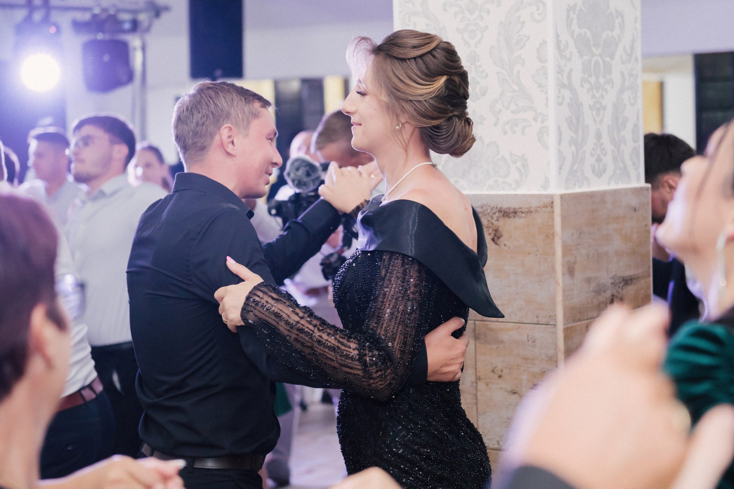 - nunta--fotograf-profesionist-botosani - fotografie-nunta-romantica - imagini-nunta-in-natura-alin-chirila-fotograf - fotografii-cuplu-indragostit-nunta-botosani - sedinta-foto-miri-andrei-iustina-alinofotostudio - amintiri-din-nunta-realizate-de-fotograf-profesionist - povestea-nuntii-andrei-si-iustina-in-imagini-alinofotostudio-fotograf evenimente- evenimente Botoșani -fotograf Suceava - fotograf Iași- servicii foto. servicii foto Botoșani. servicii foto video Botoșani. otograf-nunta-botosani-fotograf nunta. fotograf evenimente. fotograf nunta Botoșani. Alin chirila. Alin chirila fotograf. Alinofotostudio.- servicii foto. servicii foto Botoșani. servicii foto video Botoșani. fotograf nunta. fotograf evenimente. fotograf nunta Botoșani. Alin chirila. Alin chirila fotograf. Alinofotostudio.fotograf stare civilă,poze stare civilă,album foto stare civilă,servicii foto suceava,fotograf evenimente suceava,fotograf nuntă suceava,poze cununie civilă,ședință foto stare civilă,sesiune foto suceava,fotograf profesionist suceava,fotograf botosani,stare civila botosani,alinofotostudio,alin chirila fotograf.servicii foto. servicii foto Botoșani. servicii foto video Botoșani. fotograf nunta. fotograf evenimente. fotograf nunta Botoșani. Alin chirila. Alin chirila fotograf. Alinofotostudio.fotograf stare civilă,poze stare civilă,album foto stare civilă,servicii foto suceava,fotograf evenimente suceava,fotograf nuntă suceava,poze cununie civilă,ședință foto stare civilă,sesiune foto suceava,fotograf profesionist suceava,fotograf botosani,stare civila povestitor prin fotografiebotosani,alinofotostudio,alin chirila fotograf,servicii foto. servicii foto Botoșani. servicii foto video Botoșani. fotograf nunta. fotograf evenimente. fotograf nunta Botoșani. Alin chirila. Alin chirila fotograf. Alinofotostudio.fotograf stare civilă,poze stare civilă,album foto stare civilă,servicii foto suceava,fotograf evenimente suceava,fotograf nuntă suceava,poze cununie civilă,ședință foto stare civilă,sesiune foto suceava,fotograf profesionist suceava,fotograf botosani,stare civila botosani,alinofotostudio,alin chirila fotograf,cununie religioasă botoșani,andreea și neculai,capela militară botoșani,foto conacul zăicești,fotograf nuntă botoșani,fotograf cununie religioasă,foto evenimente botoșani,poze cununie capela militară,ședință foto zăicești,fotograf profesionist botoșaniMire și mireasă – Sergiu & Liliana – ziua nunții, 2024 - Emoții în ziua nunții – Sergiu și Liliana - Dansul mirilor – fotografie artistică nuntă 2024 - Sedinta foto romantică în natură – Sergiu & Liliana - Rochia de mireasă și detalii de nuntă elegan-Album de cununie civilă Florin și Anda – Fotografii profesionale realizate de Alin Chirilă în Botoșani -fotograf prin fotografie-Ședință foto Trash the Dress pe muntele Rarău cu Iulian și Iuliana – fotografie de cuplu, natură montană, emoție autentică surprinsă de Alin Chirilă, povestitor prin fotografie.- "Iulian și Iuliana pe crestele Rarăului – fotografie Trash the Dress în natură" - "Cuplu îmbrățișat la apus pe muntele Rarău – ședință foto după nuntă" - "Rochie de mireasă în vânt pe munte – Trash the Dress Rarău-1. Iulian și Iuliana pe muntele Rarău – ședință foto Trash the Dress în natură, cu peisaj montan spectaculos 2. Cuplu în îmbrățișare pe Rarău – emoție autentică surprinsă după nuntă 3. Rochie de mireasă în bătaia vântului – fotografie artistică Trash the Dress în munți 4. Mire și mireasă privind spre orizont – dragoste și libertate pe muntele Rarău 5. Iuliana zâmbind în rochia de mireasă – portret în natură, Trash the Dress 6. Iulian ținându-și mireasa de mână – ședință foto romantică pe munte 7. Detaliu cu rochia pe stâncă – estetică naturală Trash the Dress Rarău 8. Cuplu în mers pe poteca Rarăului – fotografie simbolică de după nuntă 9. Apus de soare pe Rarău în spatele mirilor – imagine de poveste Trash the Dress 10. Iulian și Iuliana râzând împreună – momente autentice surprinse de Alin Chirilă, povestitor prin fotografie-fotograf-nunta-cerbu-botosan trash-the-dress-botosani Alin Chirilă Fotograf – fotograf de nuntă Botoșani-fotograf nuntă Botoșani-fotograf nuntă Cerbu Botoșani-fotograf profesionist nuntă Botoșani-fotografie de nuntă Botoșani-fotograf evenimente Botoșani-fotograf nuntă Moldova-fotograf trash the dress Botoșani - fotograf pregătirea mirilor Botoșani -fotograf ceremonie religioasă nuntă-fotograf petrecere nuntă Botoșani- fotograf nuntă Botoșani pregătirea mirelui- pregătirea mirelui fotografie nuntă Cerbu Botoșani-fotograf nuntă Botoșani pregătirea miresei -mireasă pregătiri nuntă Cerbu Botoșani-fotograf nuntă Botoșani nașii mirilor-ceremonie religioasă nuntă Cerbu Botoșani-fotograf nuntă Botoșani ceremonie religioasă biserică-petrecere nuntă Cerbu Botoșani invitați dans-fotograf nuntă Botoșani petrecere restaurant-ședință foto trash the dress-fotograf trash the dress Botoșani ședință foto după nuntă-Fotograf nuntă Botoșani – galerie foto reală de la evenimente