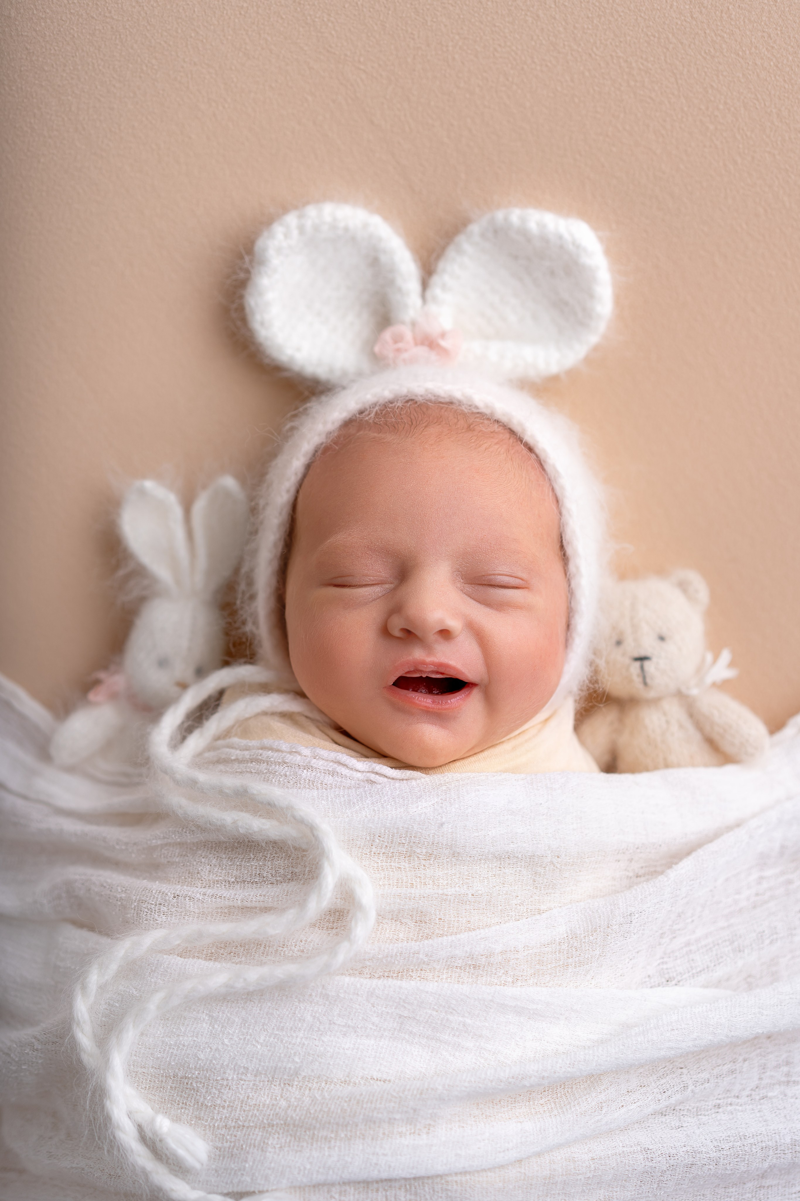 Neugeborenenfotos in Berlin – Studio oder bei Ihnen zu Hause