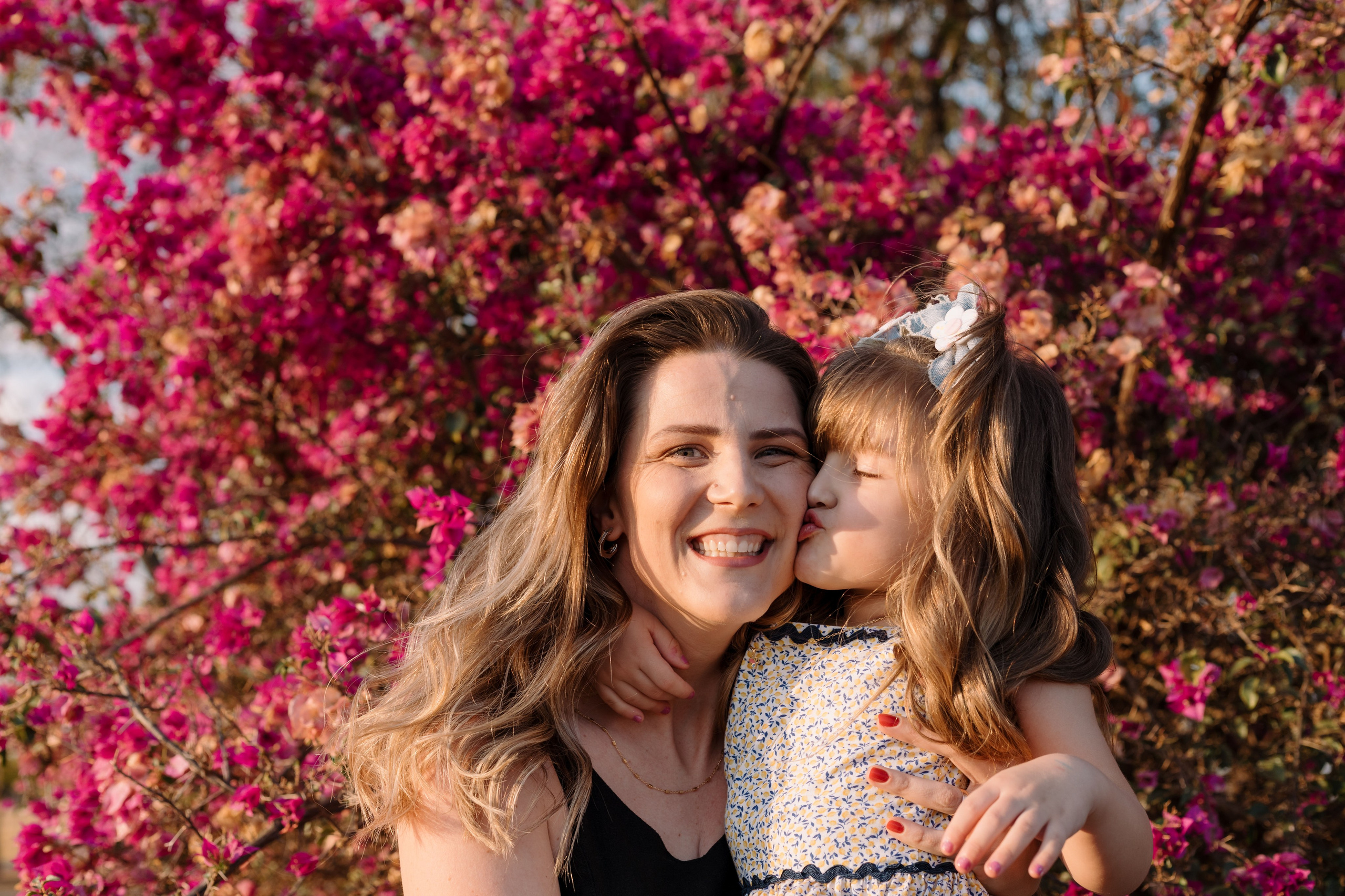 Ensaio família com brincadeiras ao ar livre