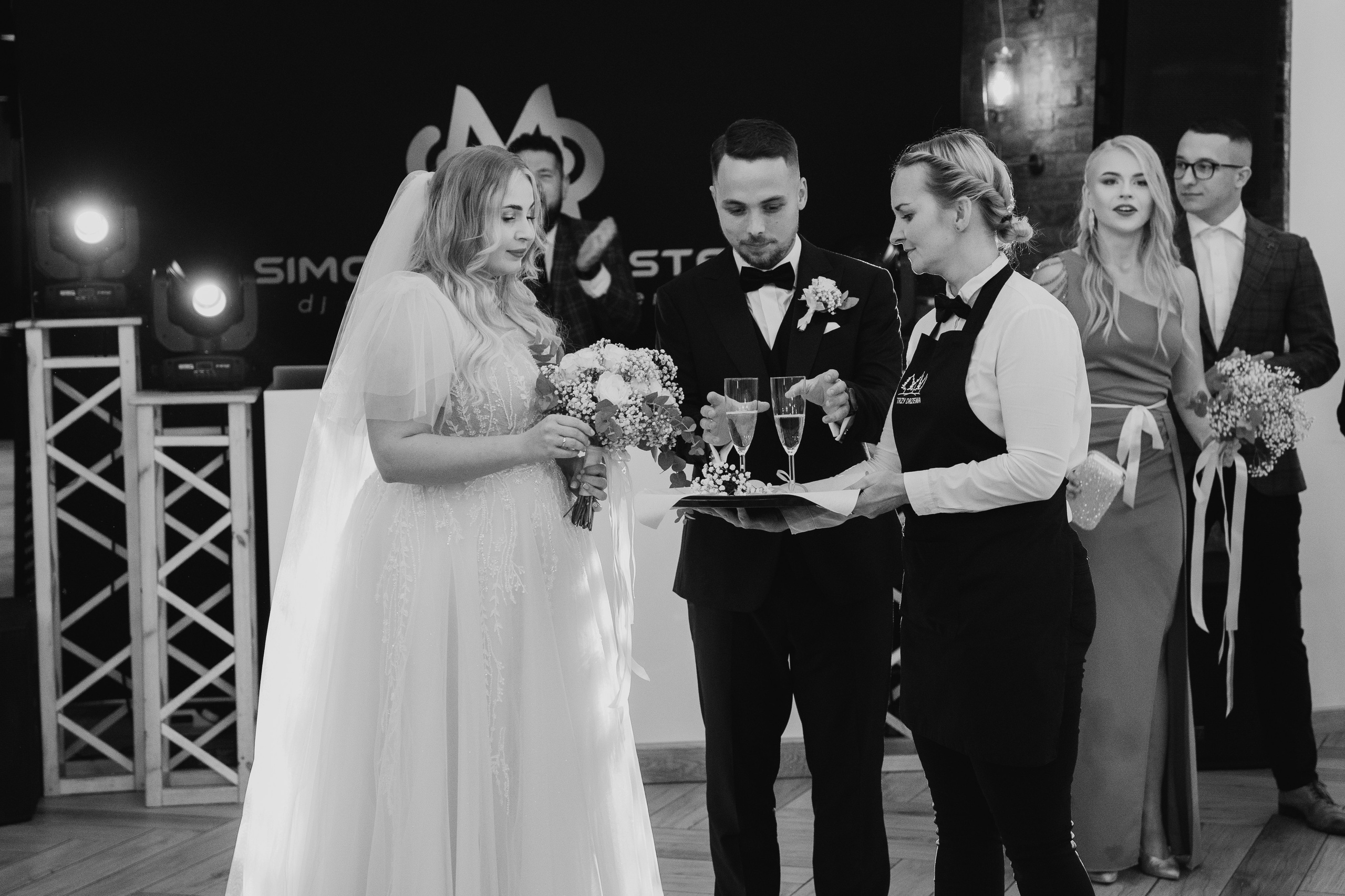 Trzy Drzewa: wspaniała uroczystość Wiktorii i Kamila. Karkowskafoto - fotografia miłości