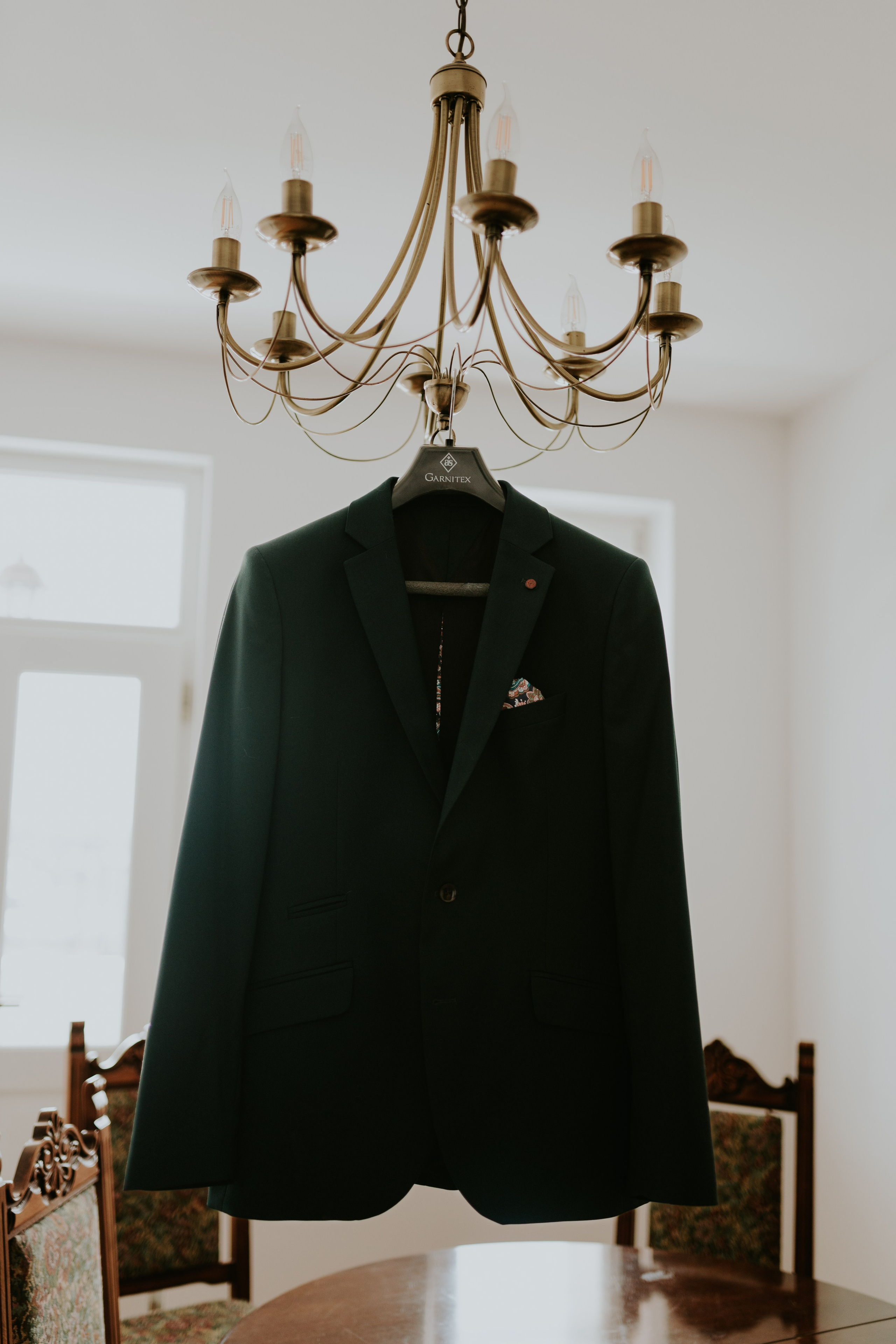 Dwór Wierzbno: plenerowy ślub pod wierzbą. Karkowskafoto - fotografia miłości