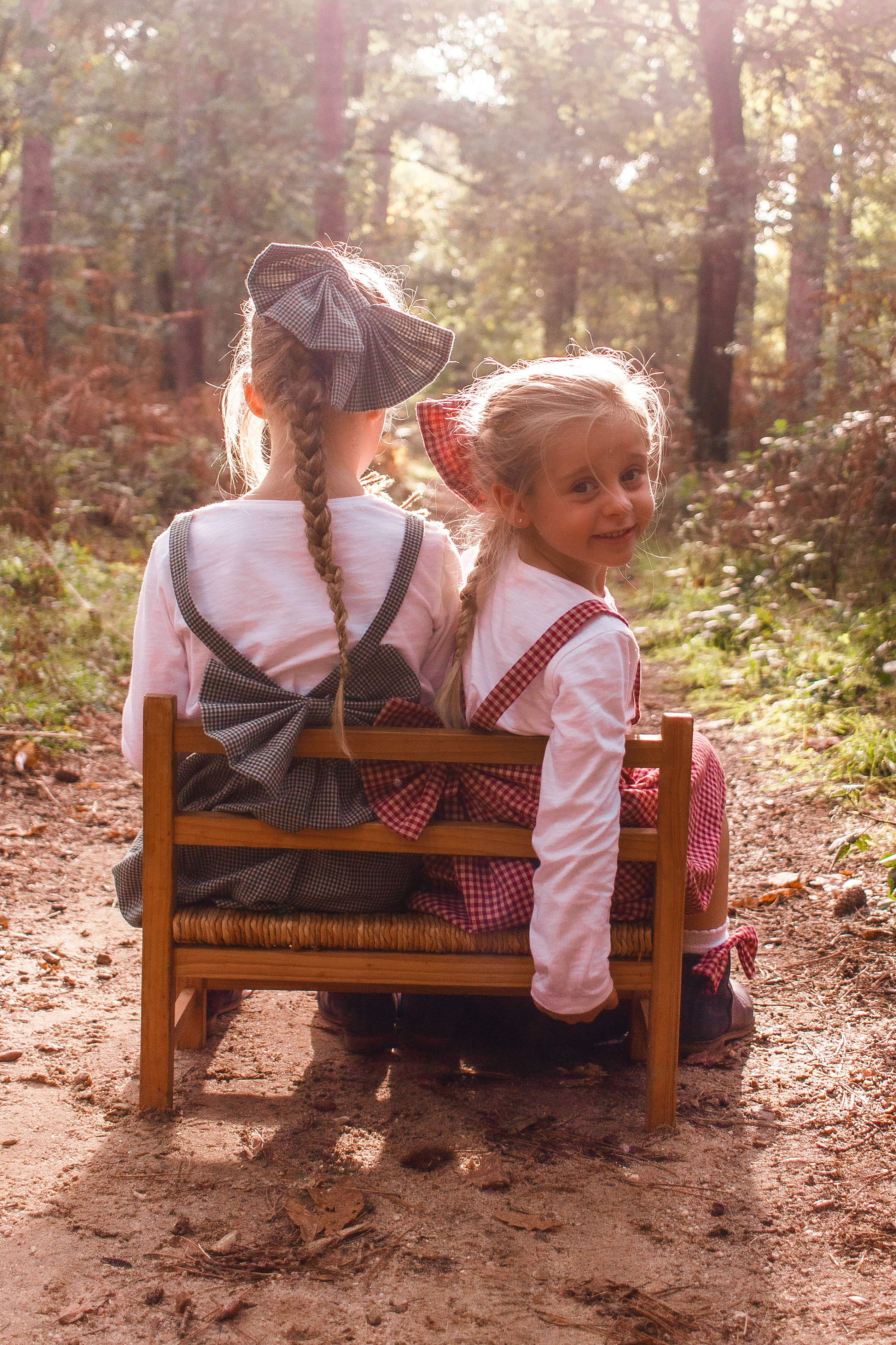 La famille Bouchard -Chausson en automne. Photographe professionnelle à Poitiers, Tours et Châtellerault | Studio photo entre Poitiers et Tours – portraits, familles, entreprises, ma