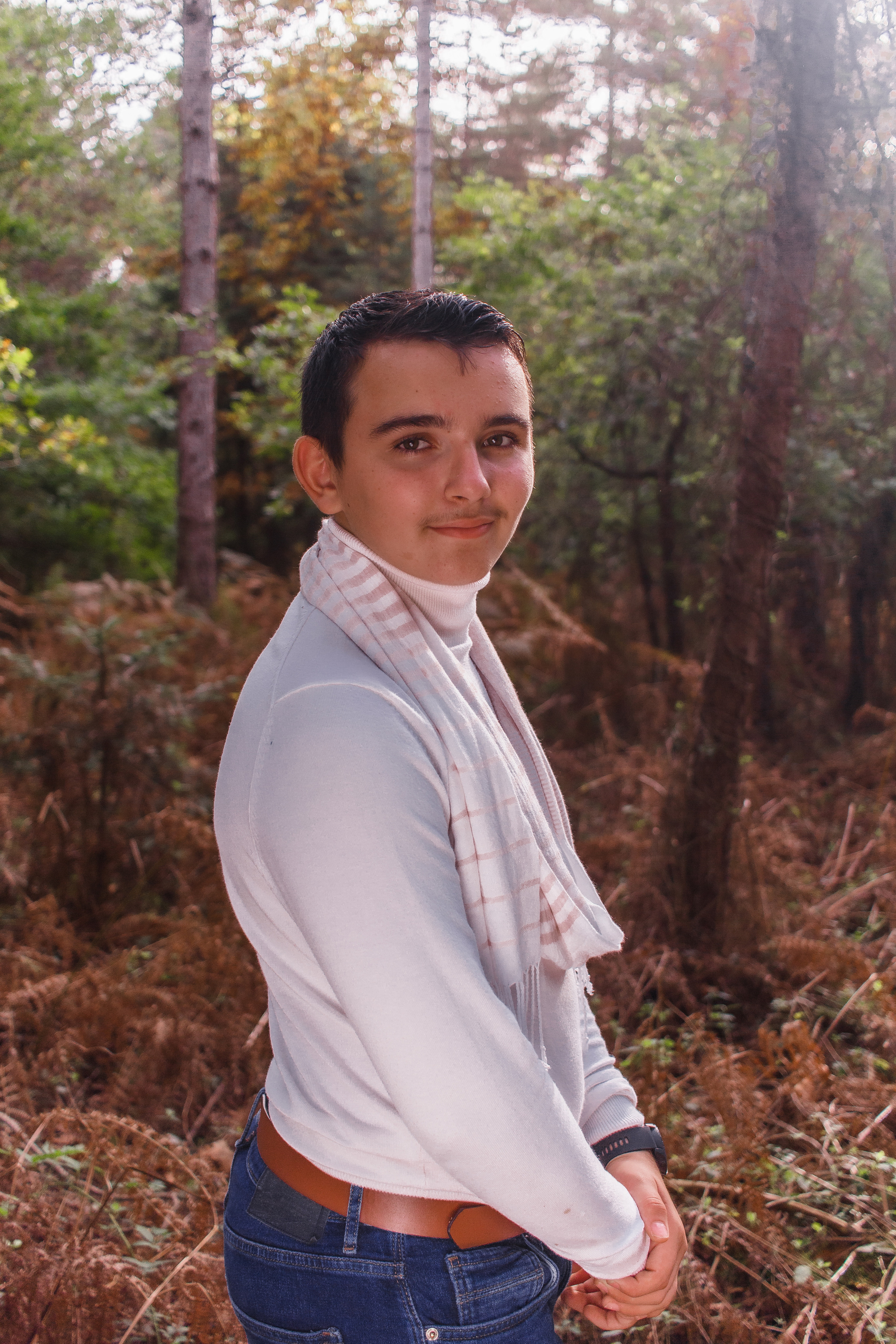 La famille Bouchard -Chausson en automne. Photographe professionnelle à Poitiers, Tours et Châtellerault | Studio photo entre Poitiers et Tours – portraits, familles, entreprises, ma