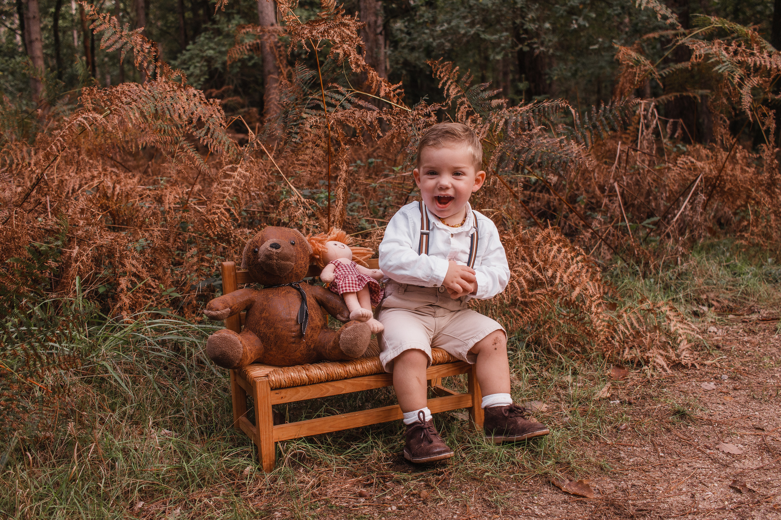 La famille Bouchard -Chausson en automne. Photographe professionnelle à Poitiers, Tours et Châtellerault | Studio photo entre Poitiers et Tours – portraits, familles, entreprises, ma